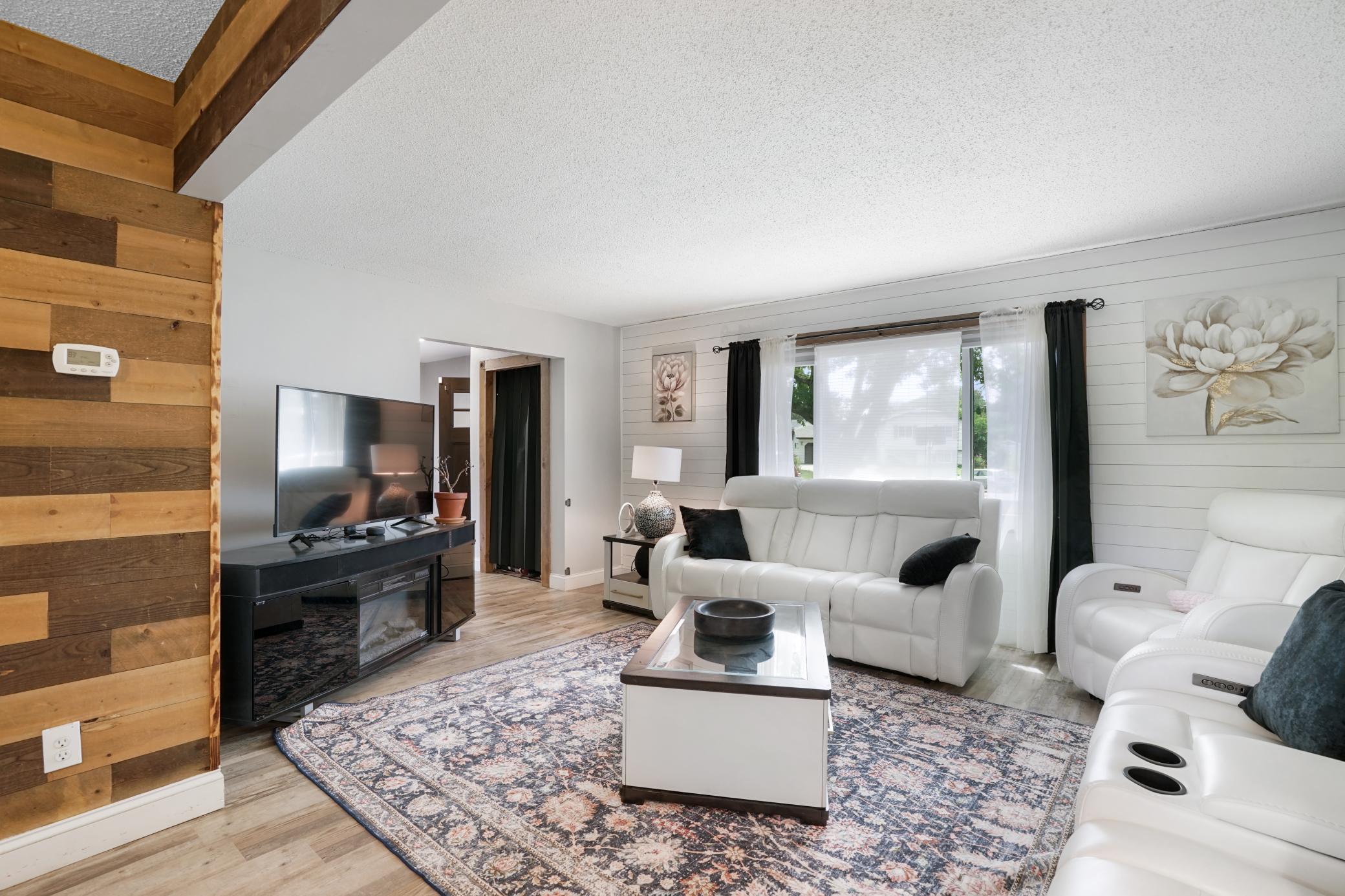 2477 Brenner Avenue E Property Photo 6