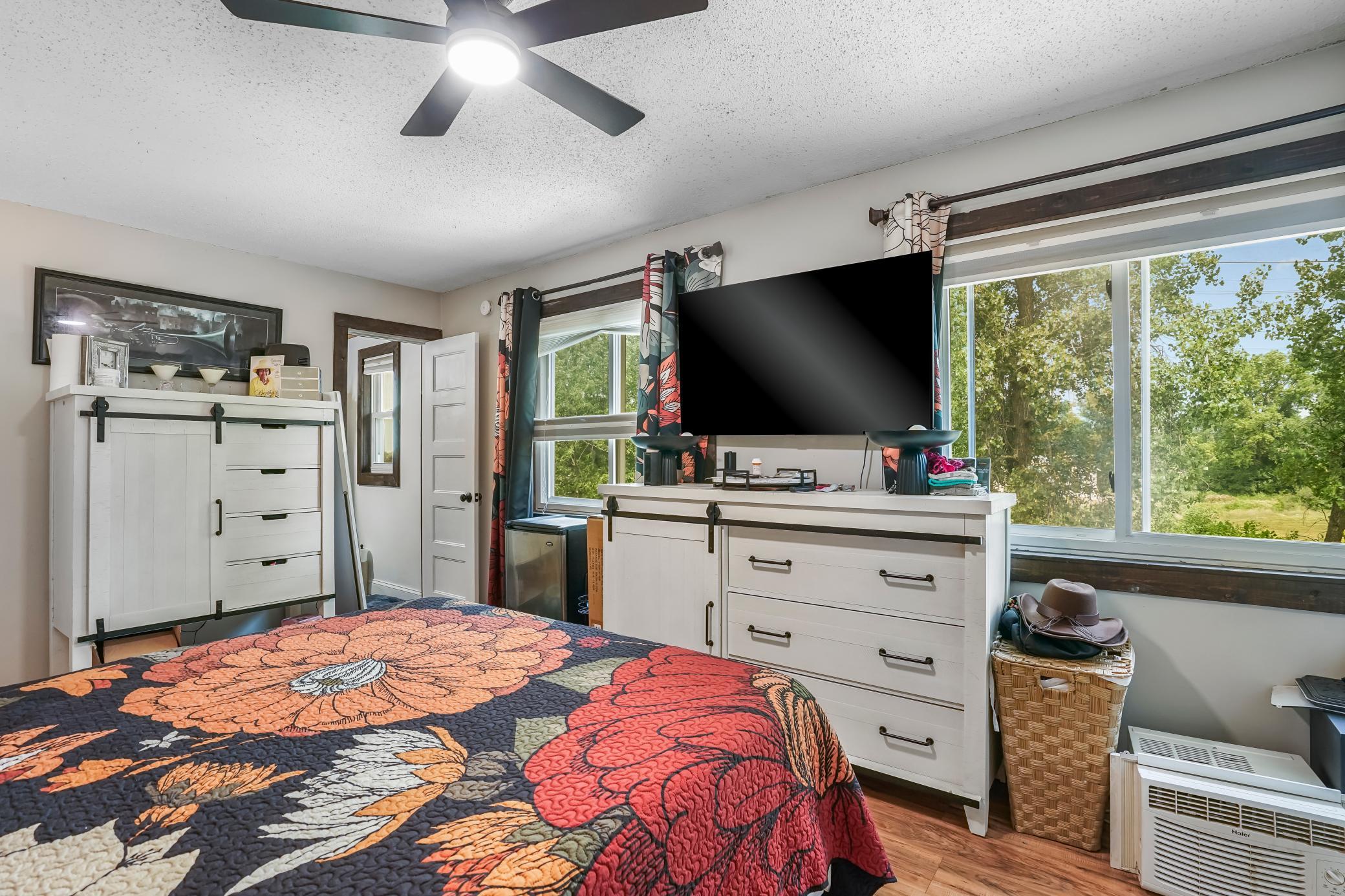 2477 Brenner Avenue E Property Photo 14