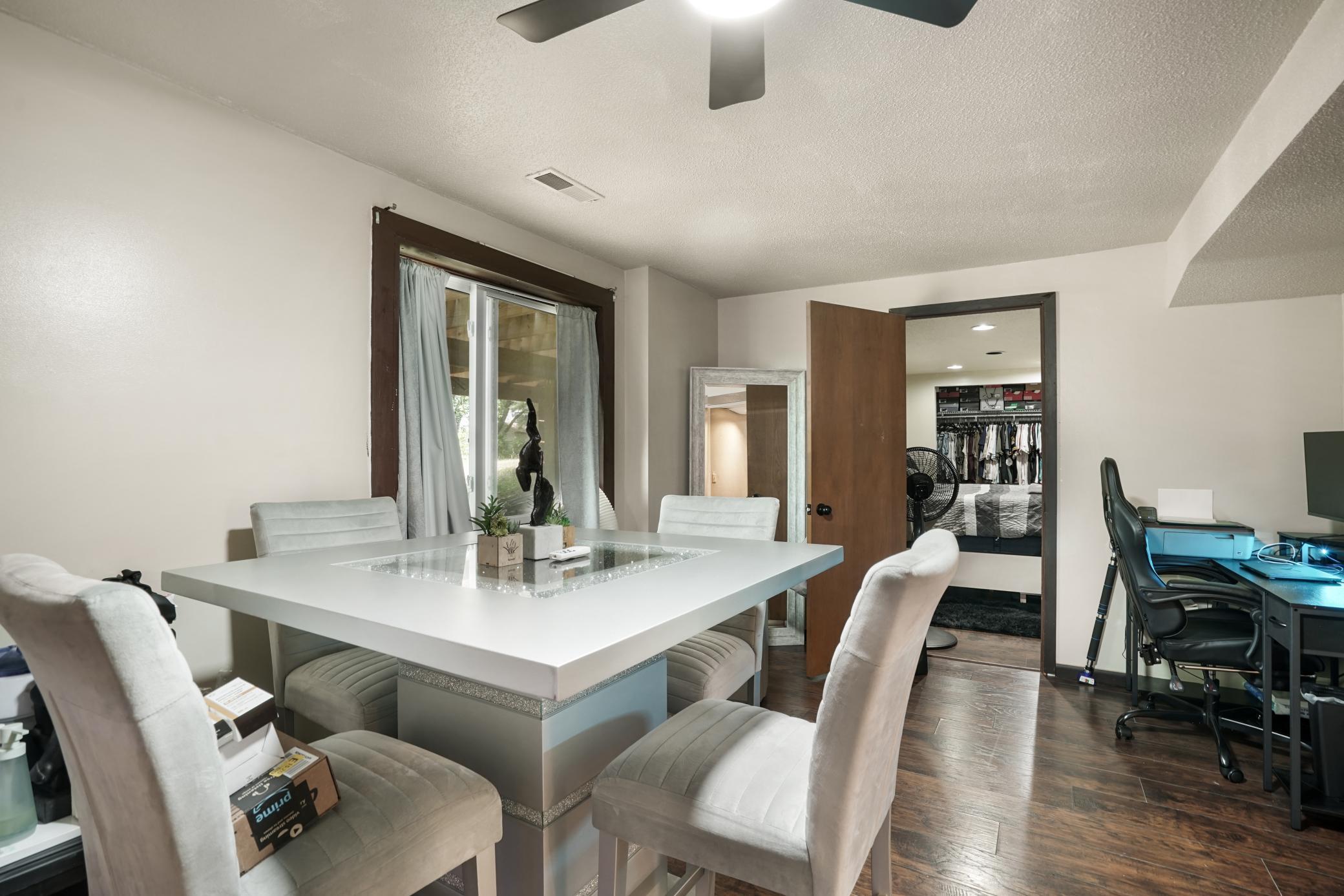 2477 Brenner Avenue E Property Photo 25