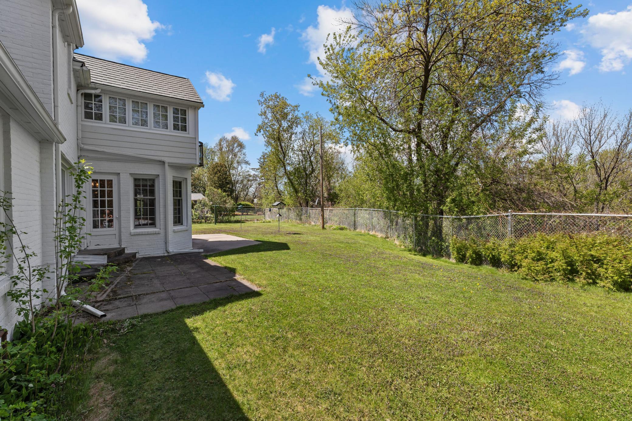 415 Bluff Avenue Property Photo 8