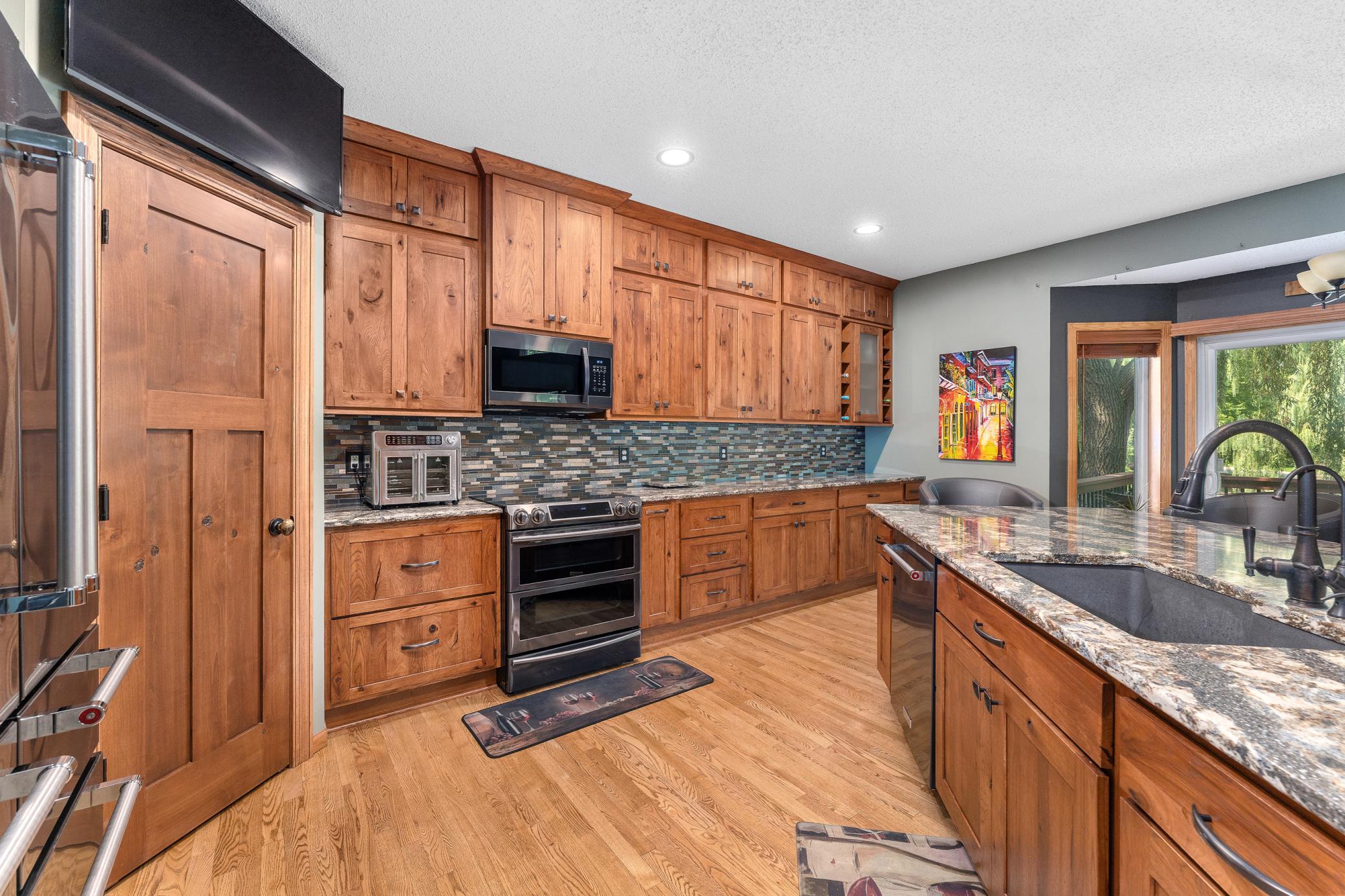 1517 Deerwood Bend Property Photo 3