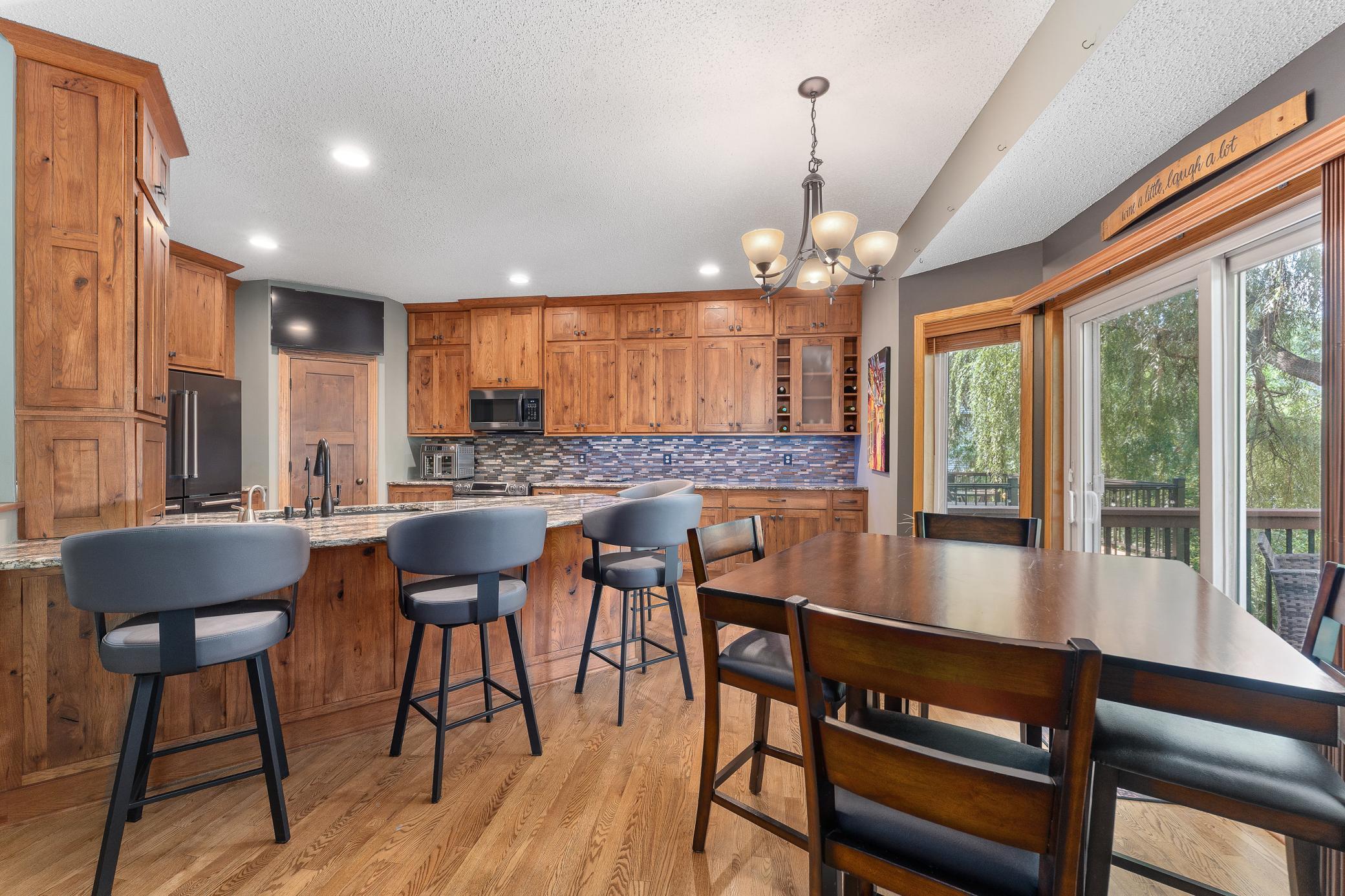 1517 Deerwood Bend Property Photo 4