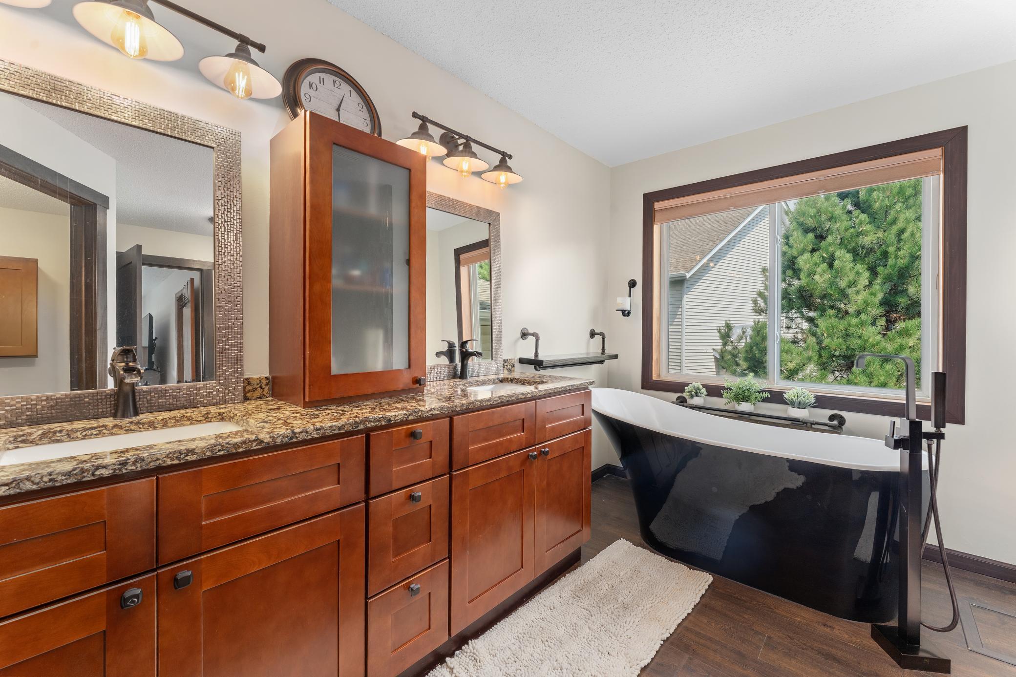 1517 Deerwood Bend Property Photo 39