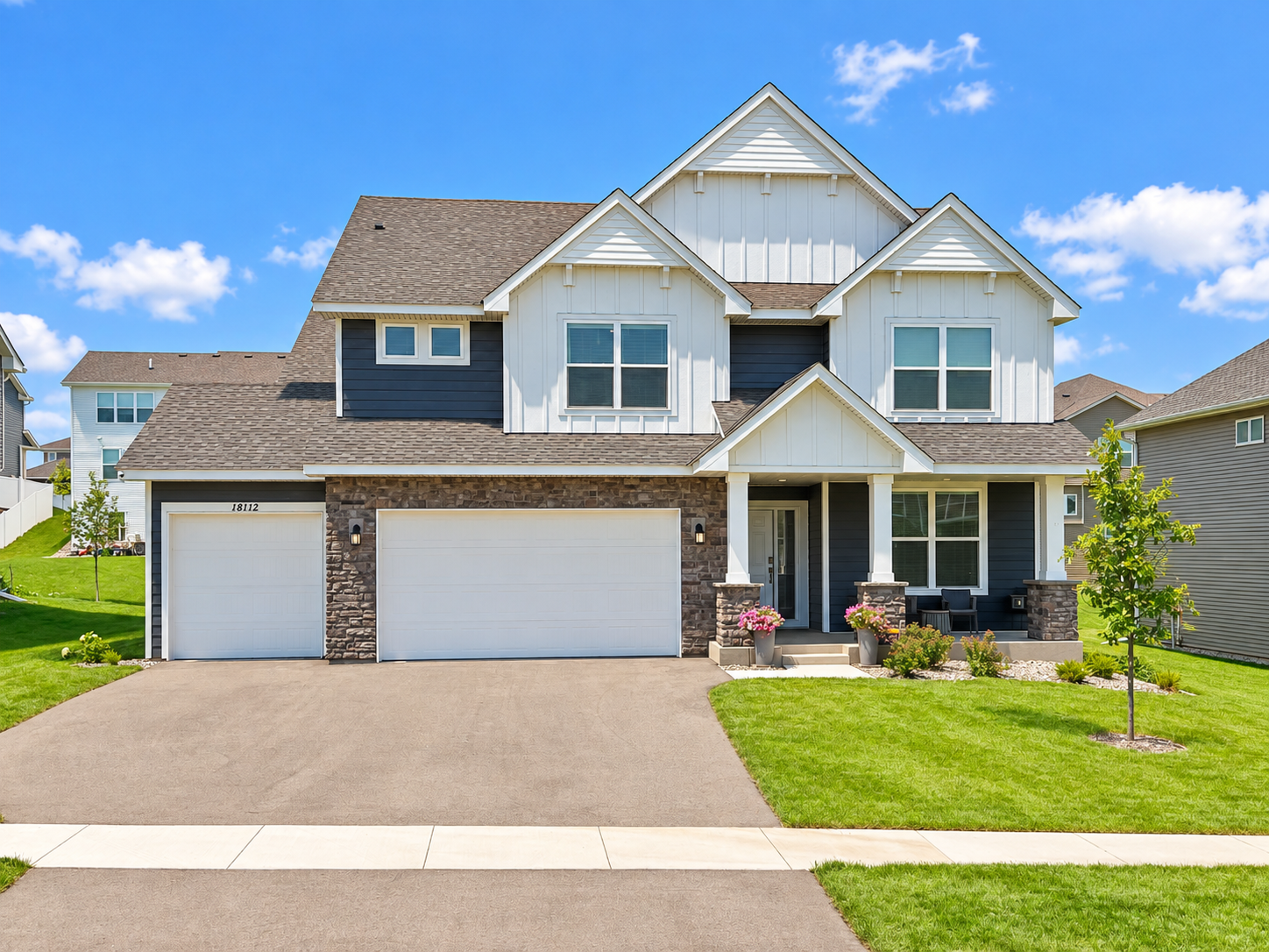 18112 Hounds Drive Property Photo 1