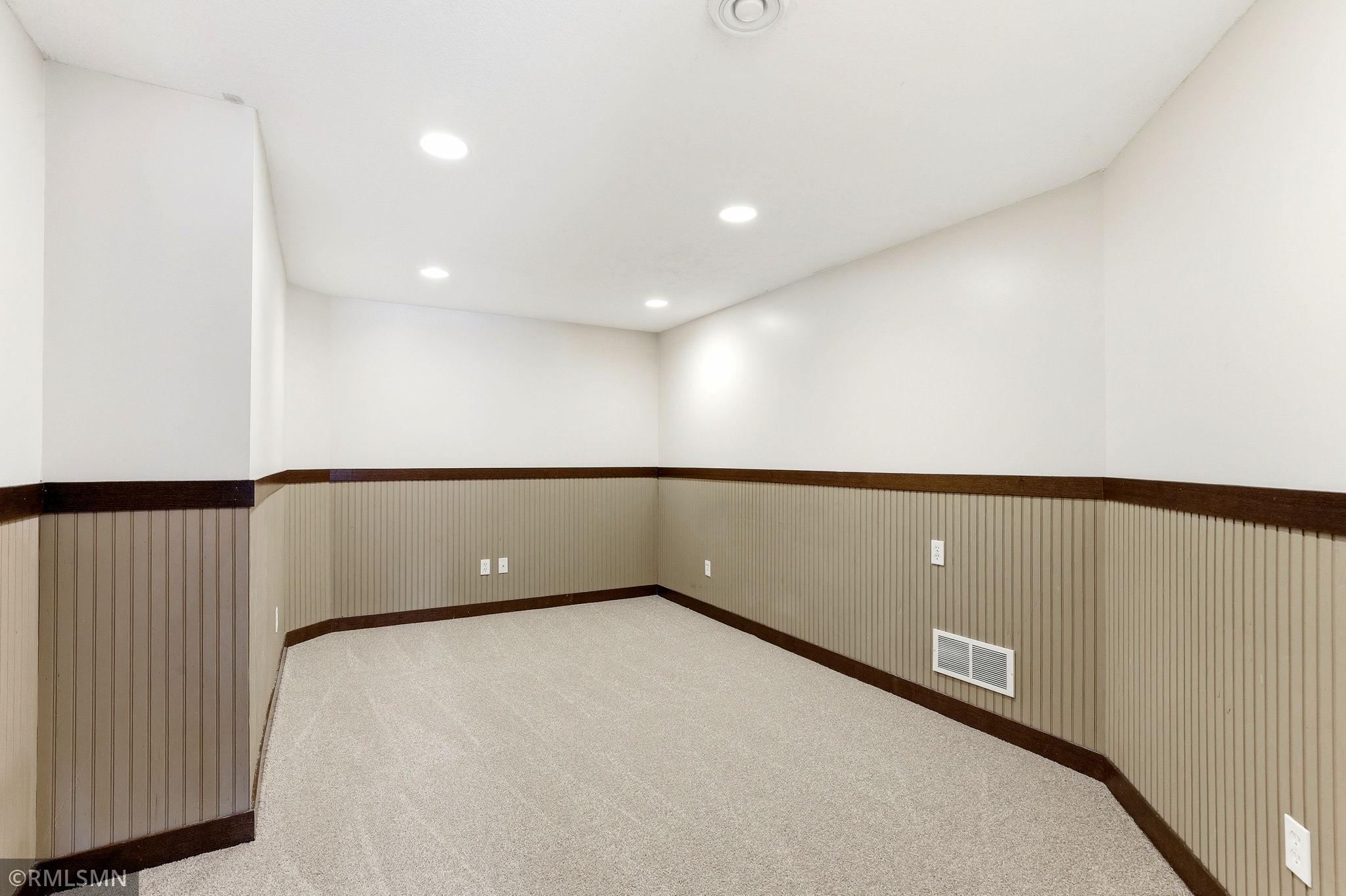 6911 Cambridge Road Property Photo 47