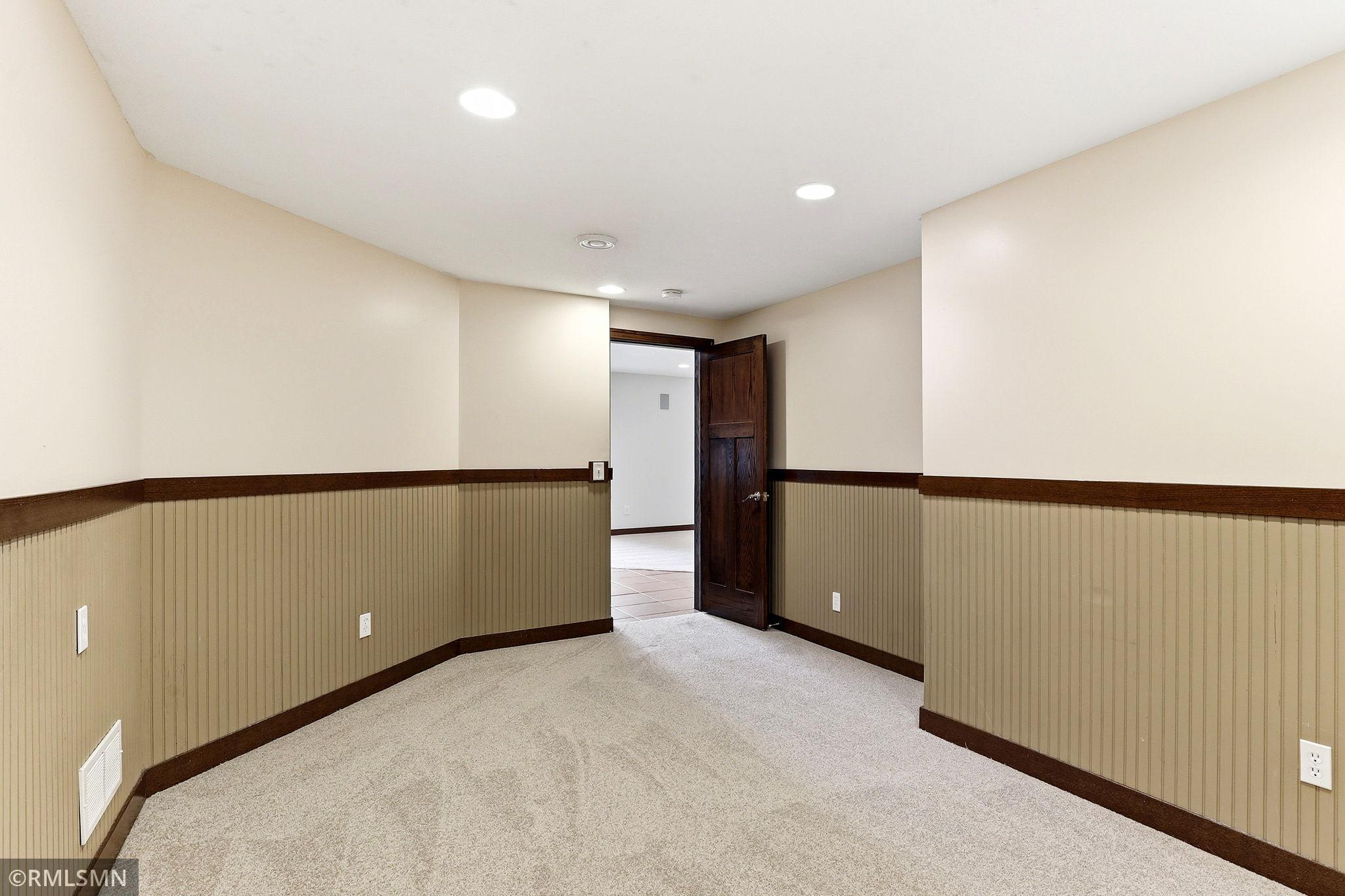 6911 Cambridge Road Property Photo 48