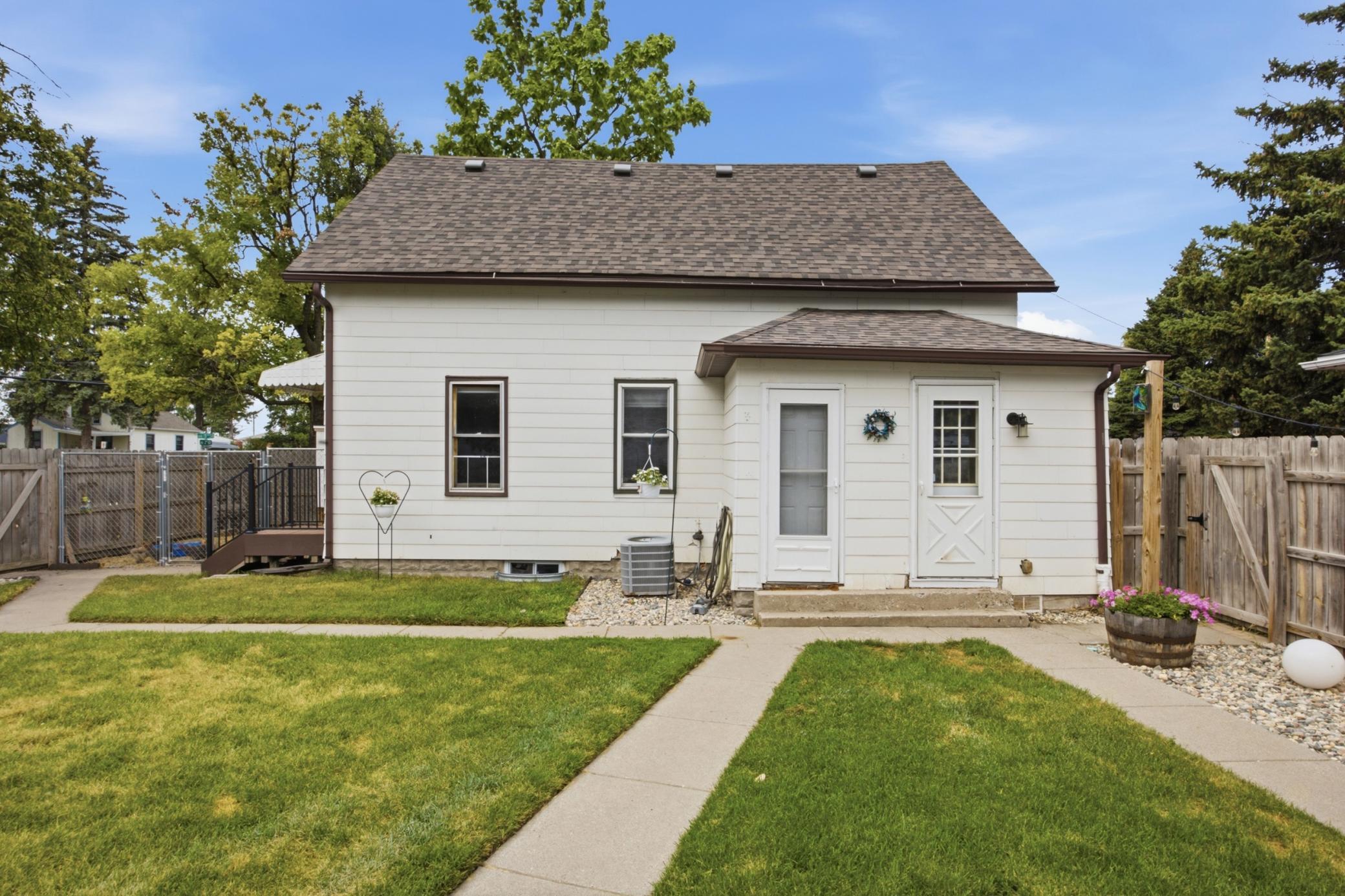 1502 2nd Avenue N Property Photo 1