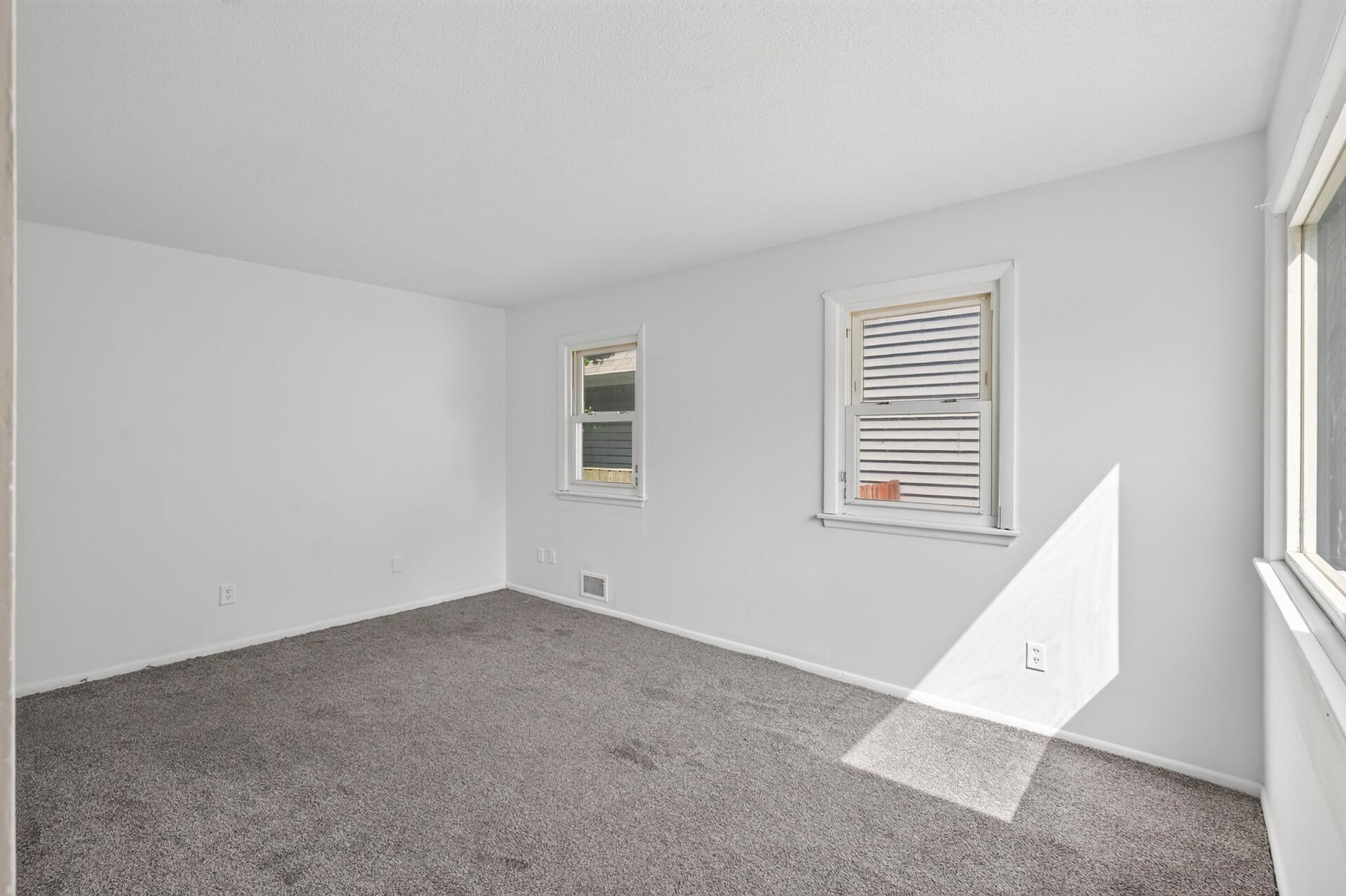 5115 Camden Avenue N Property Photo 6