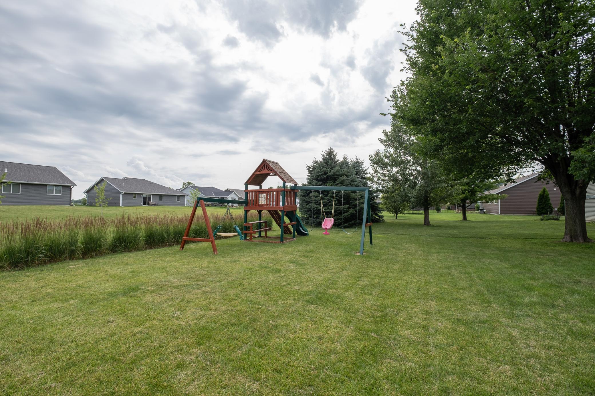 240 Grovebrook Circle Property Photo 12