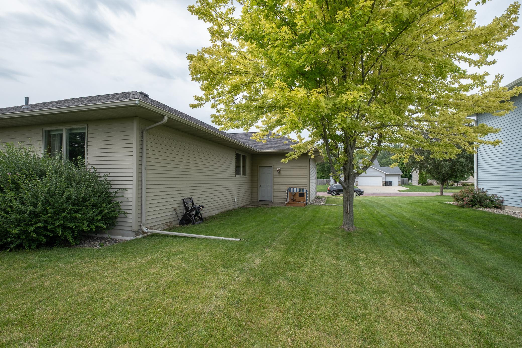 240 Grovebrook Circle Property Photo 13