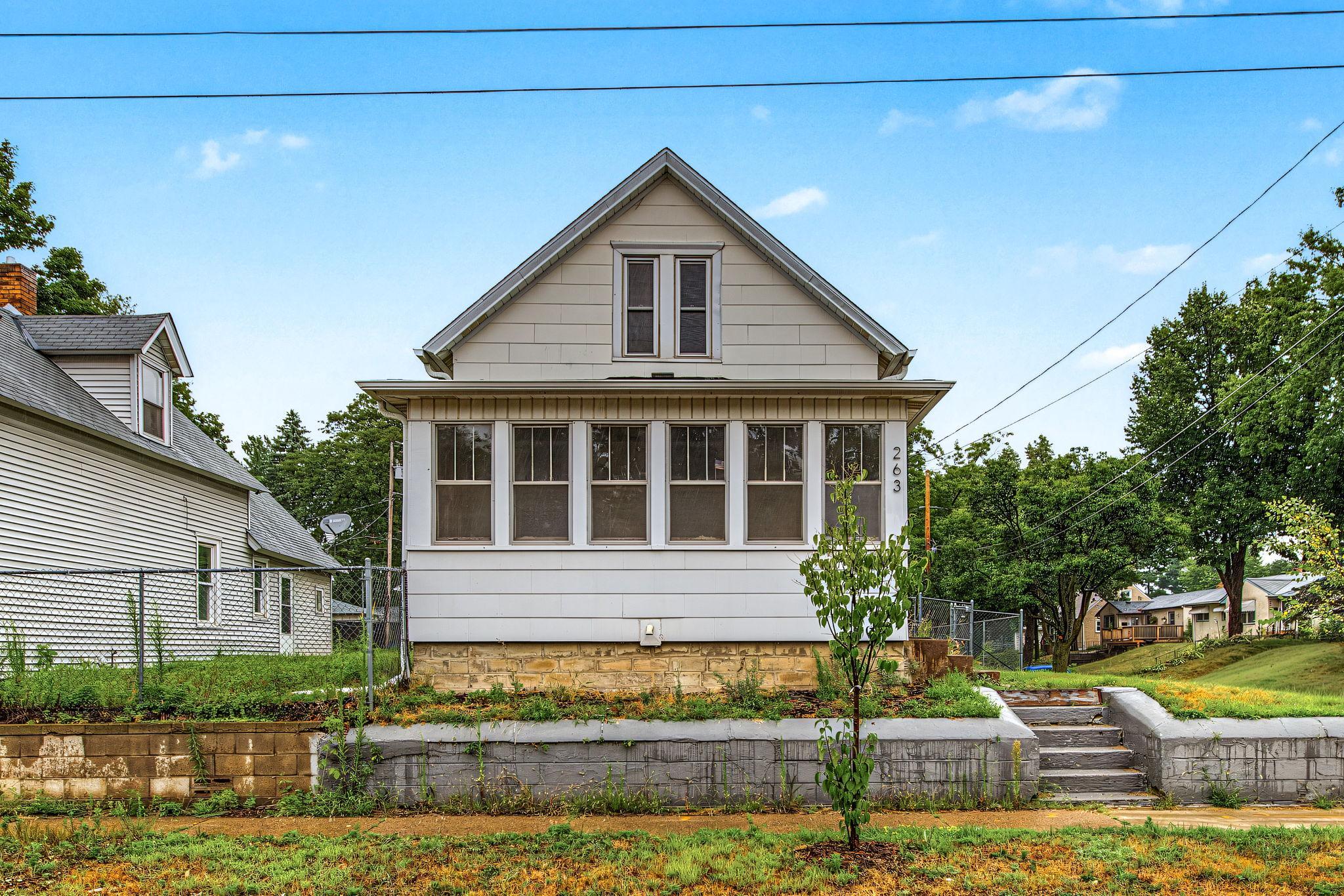 263 Cottage Avenue W Property Photo 1