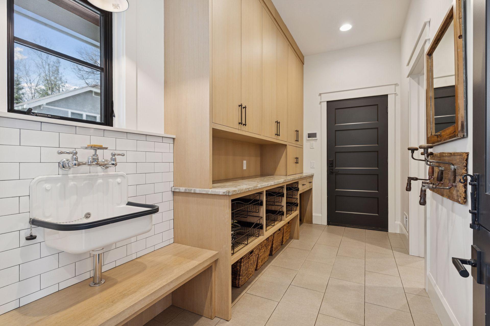 373 Park Street E Property Photo 32