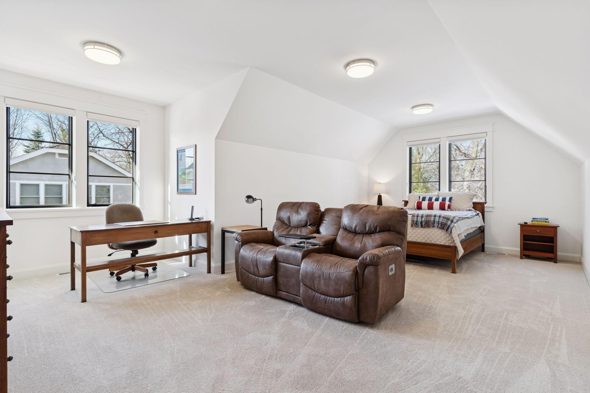 373 Park Street E Property Photo 52