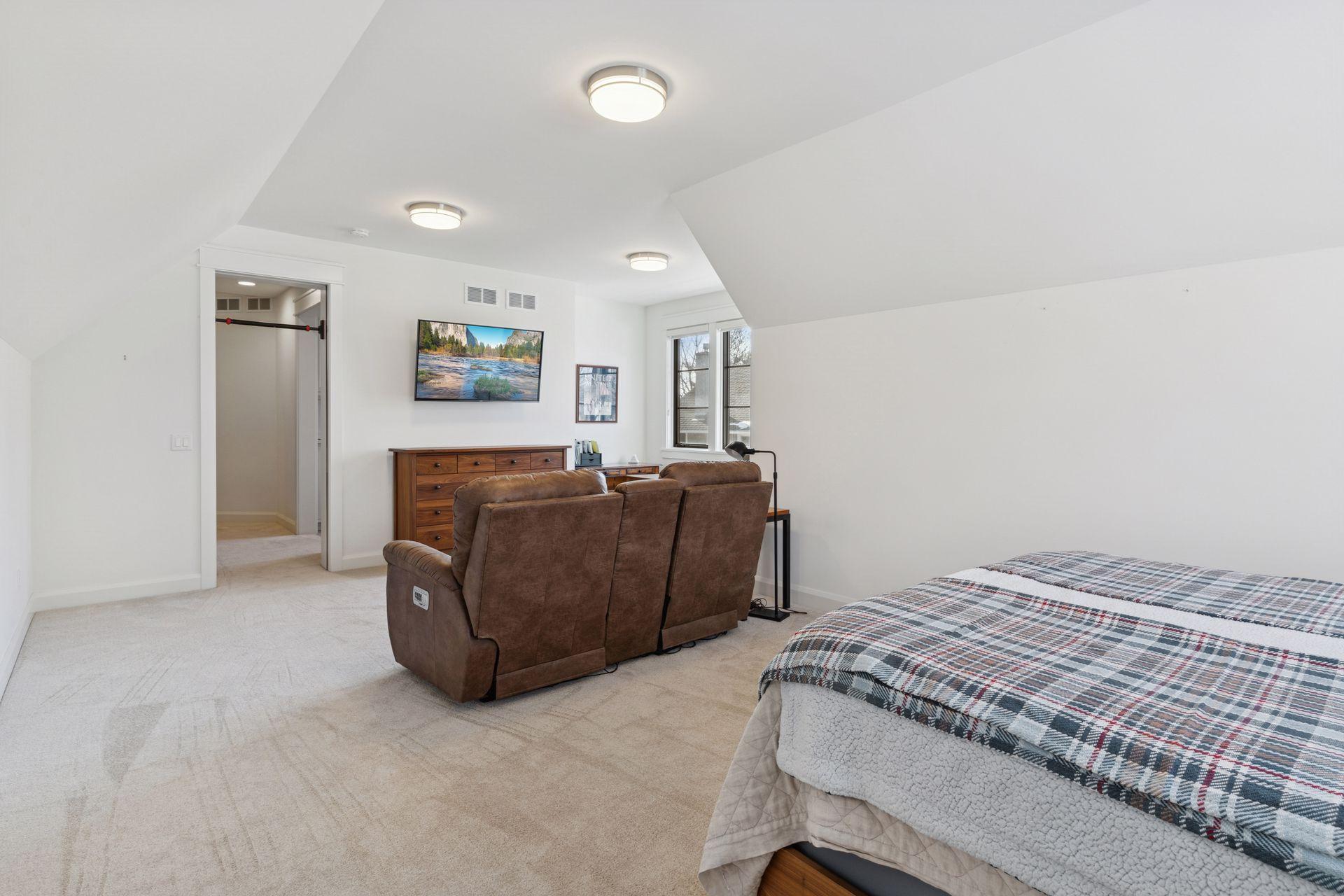 373 Park Street E Property Photo 53