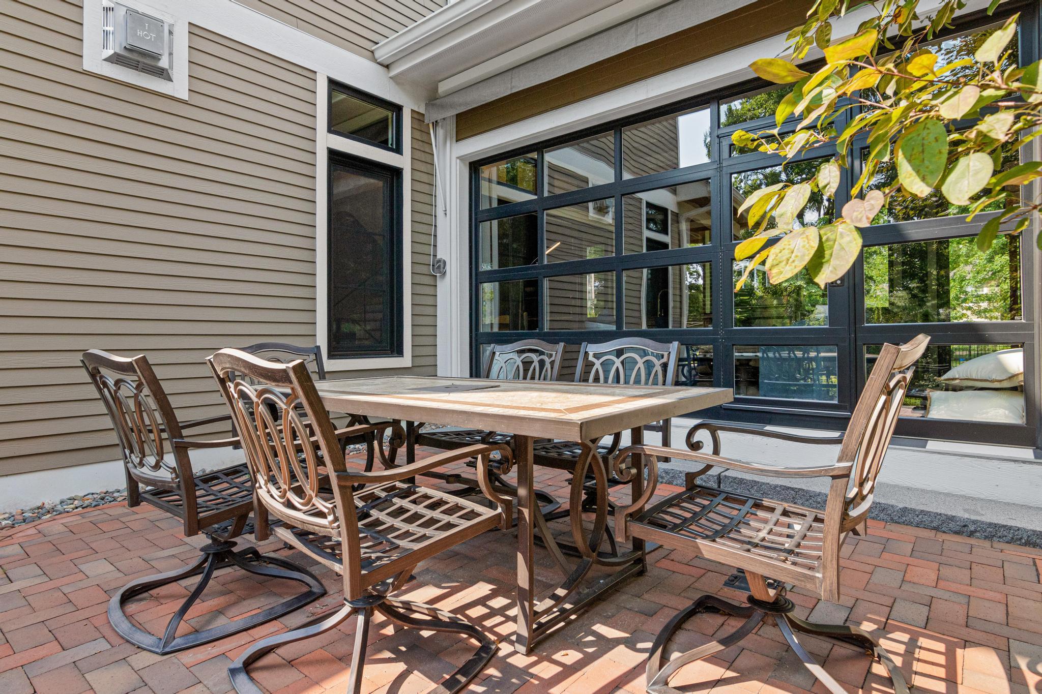373 Park Street E Property Photo 80