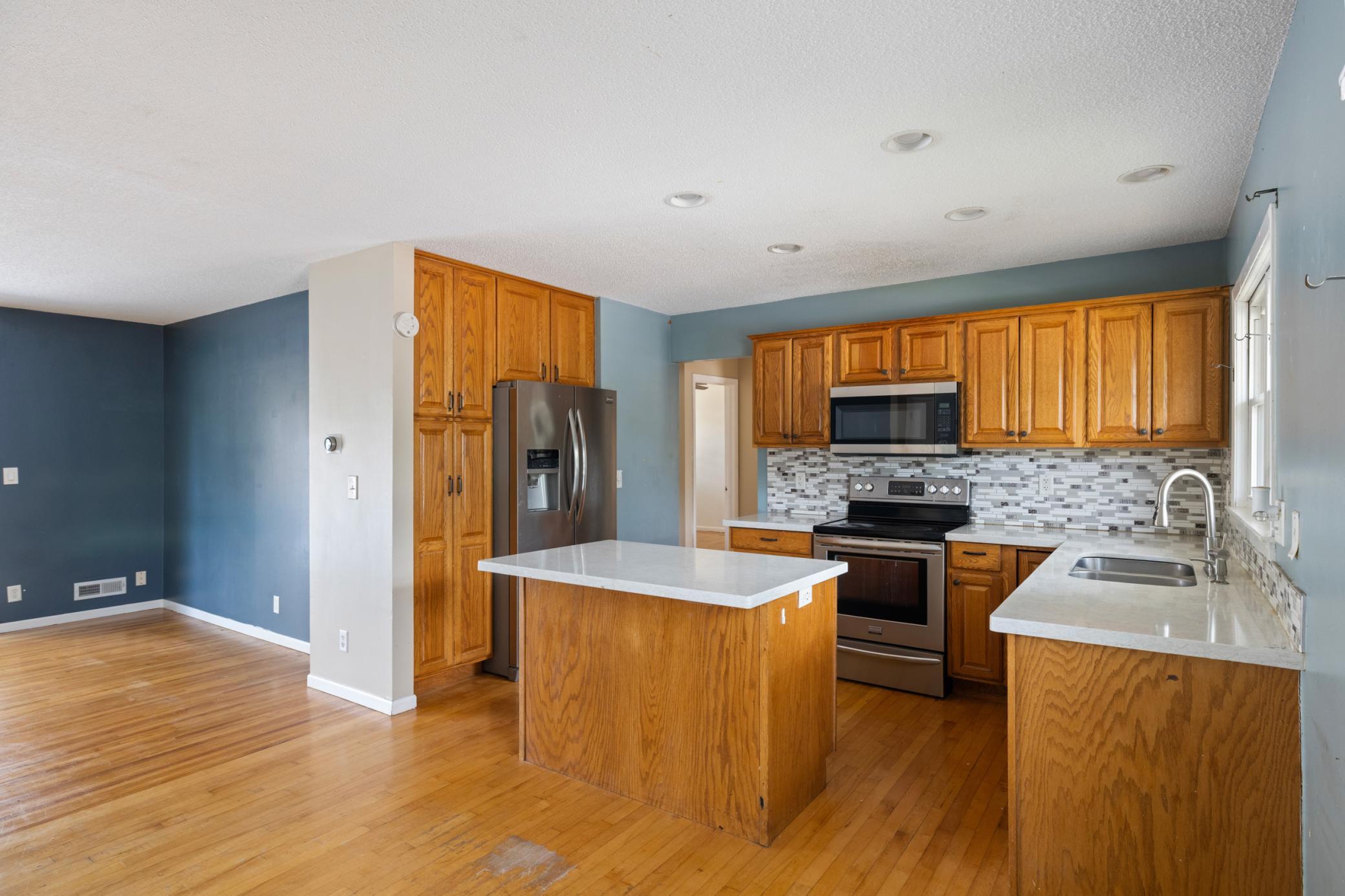 893 Whitney Drive Property Photo 8