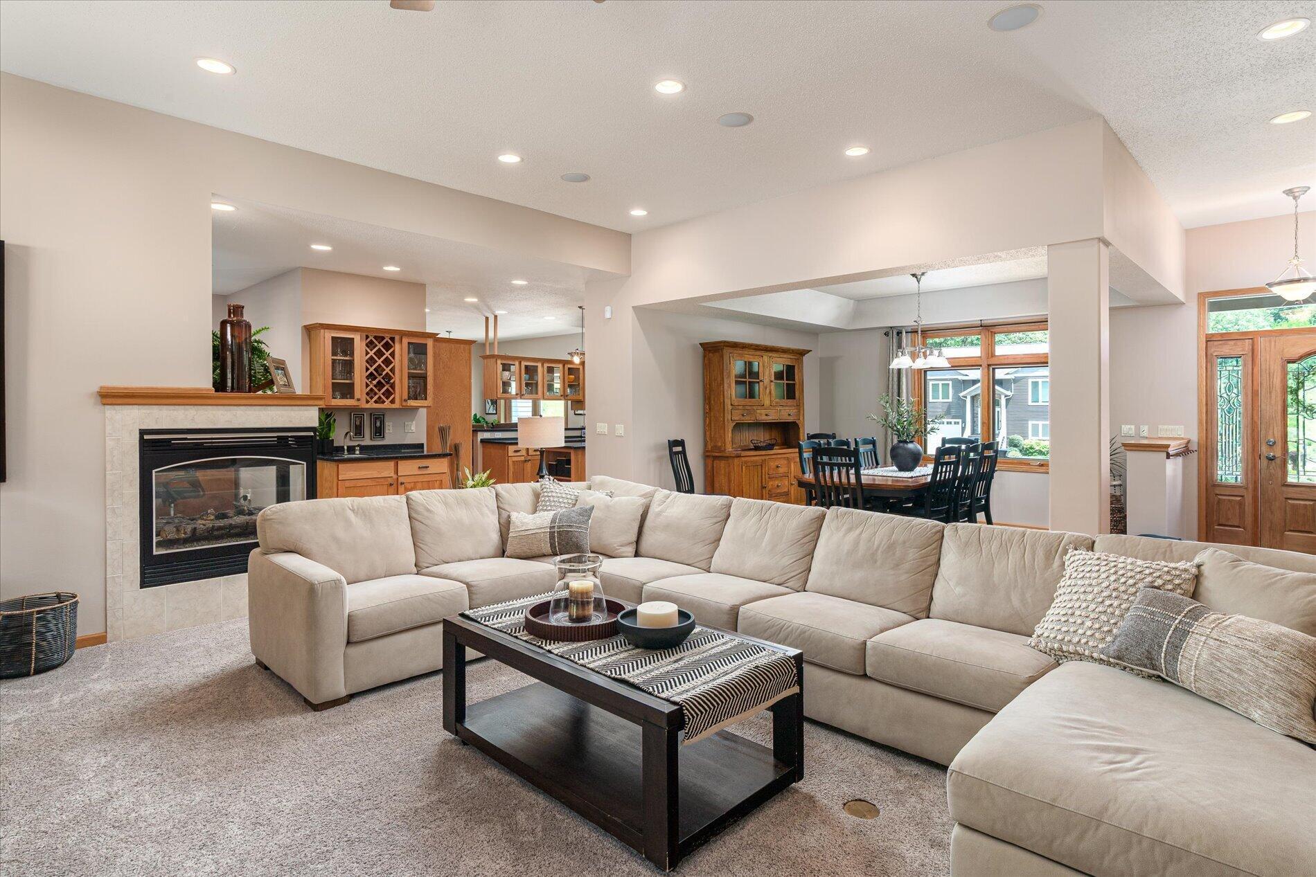 705 12th Court Property Photo 3