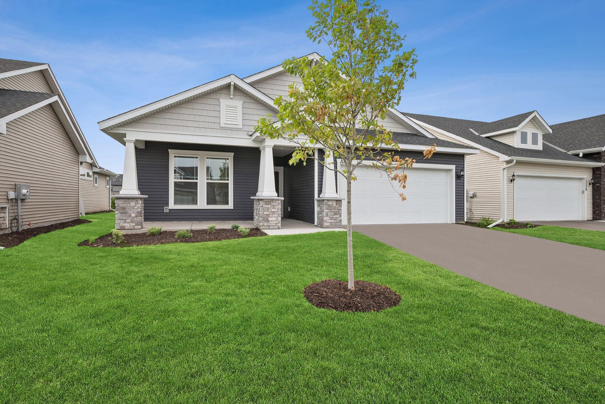 10568 Harbor Lane N Property Photo 1