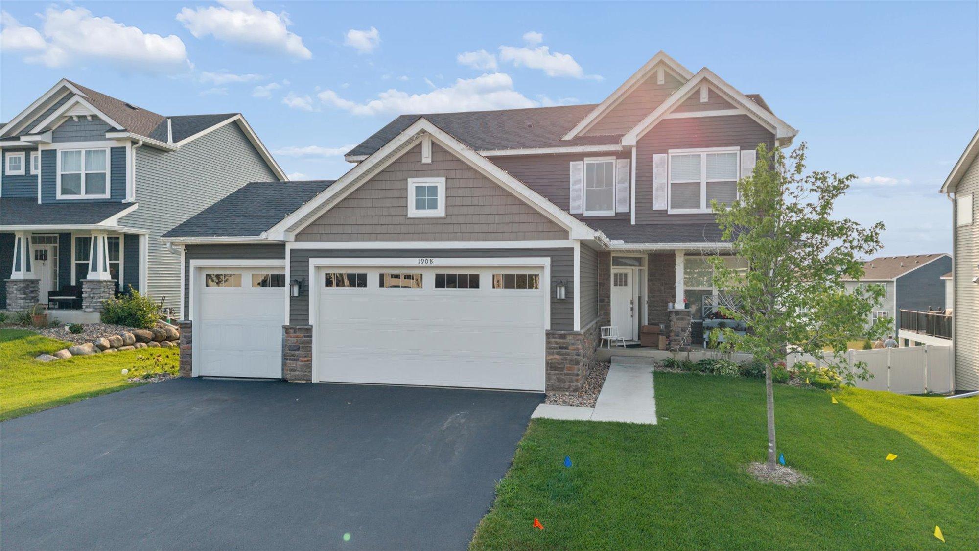 1908 Boulder Way Property Photo 1
