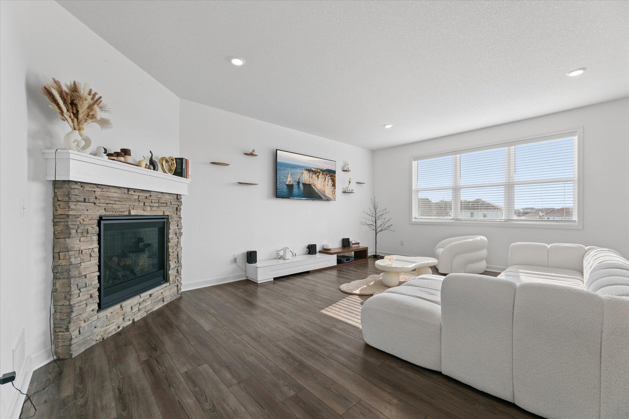 1908 Boulder Way Property Photo 6