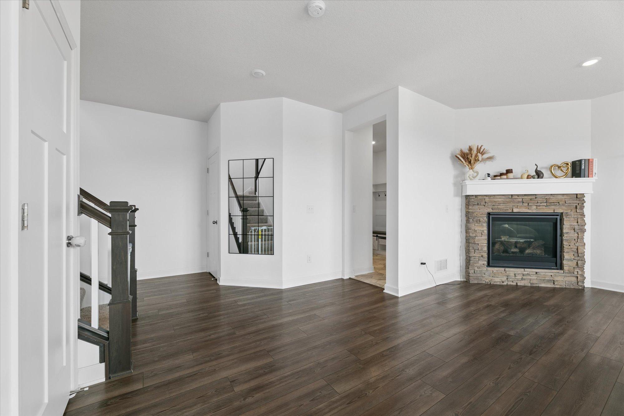 1908 Boulder Way Property Photo 9