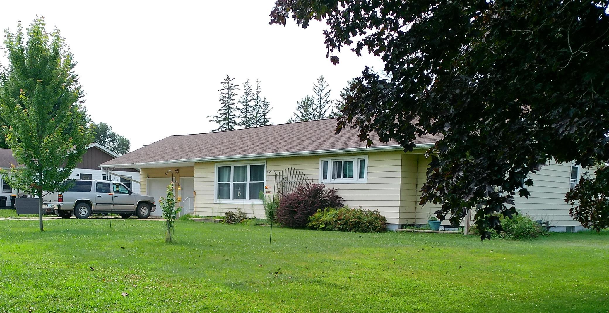 110 Robert Street Property Photo 4