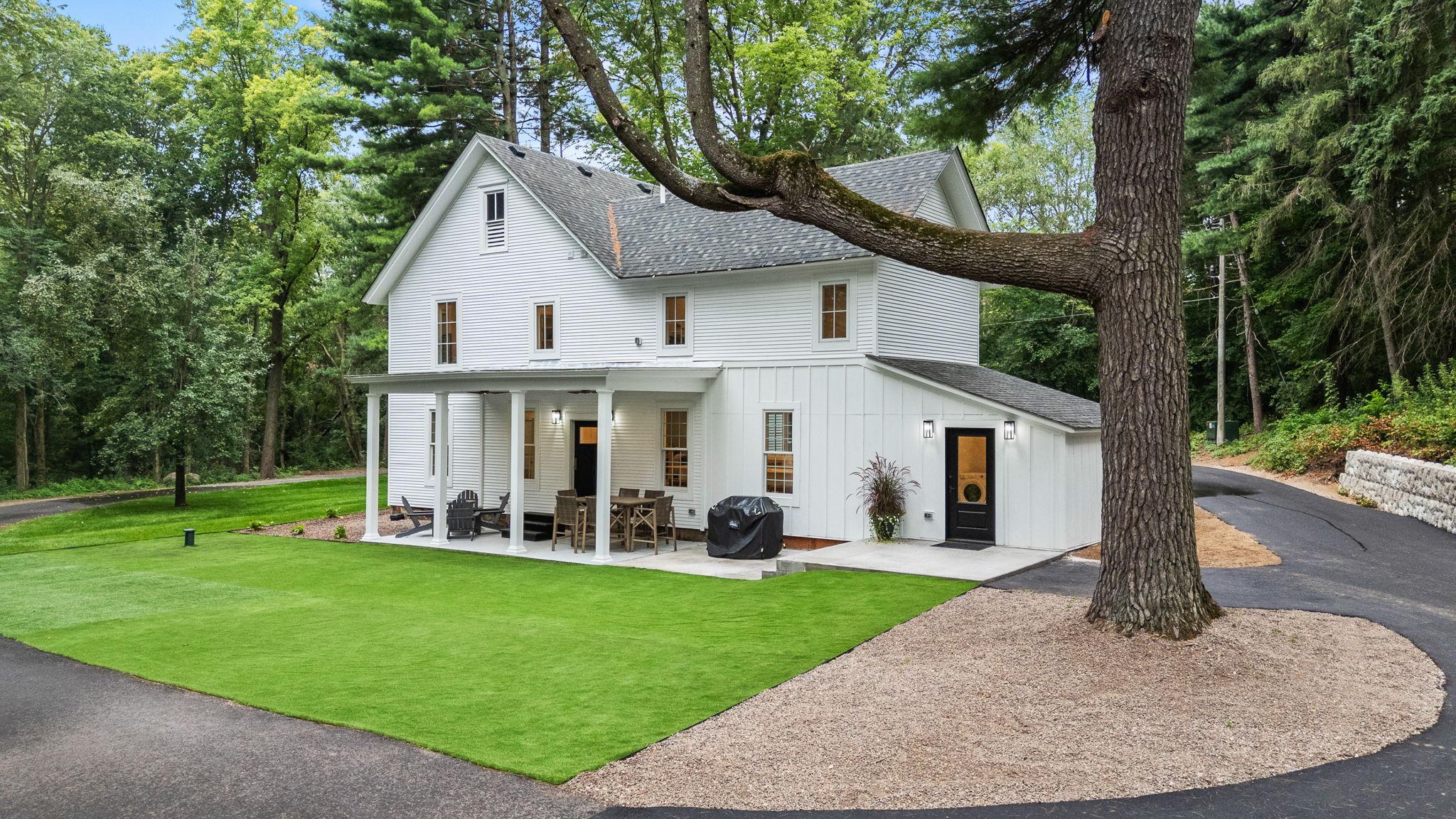 1010 Spring Street Property Photo 6