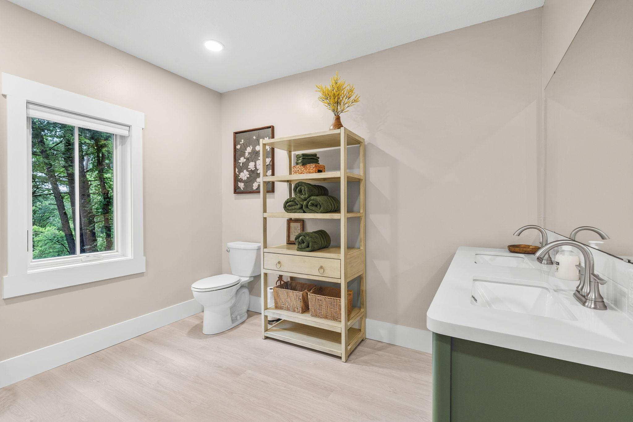 1010 Spring Street Property Photo 30