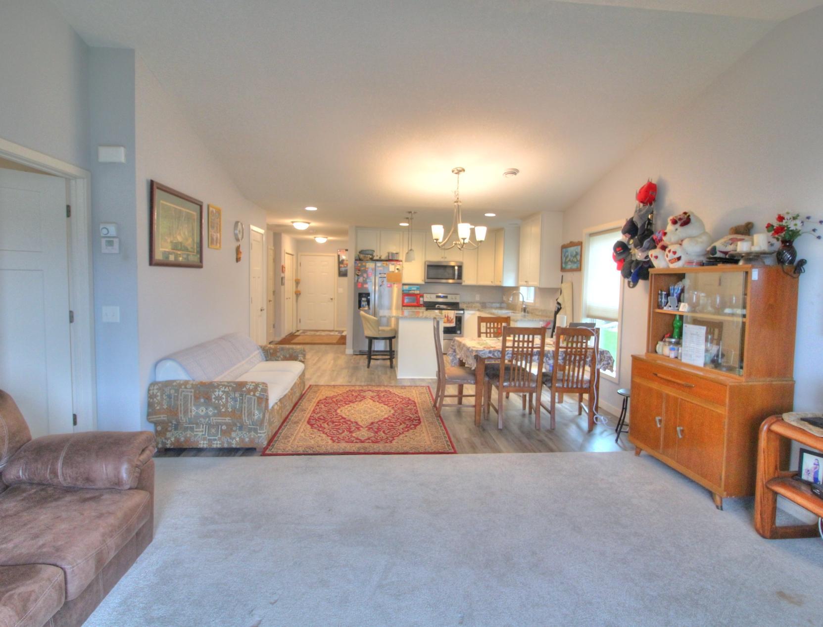 2734 Ridgeview Drive Property Photo 4