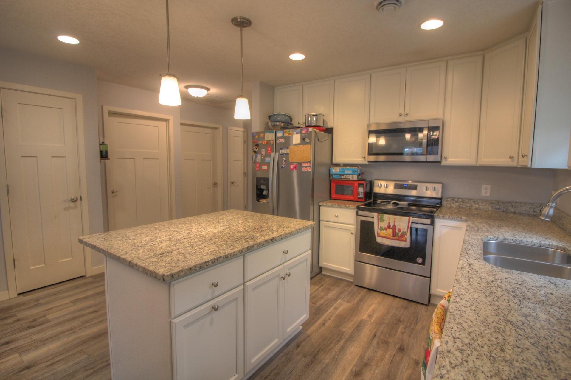 2734 Ridgeview Drive Property Photo 10