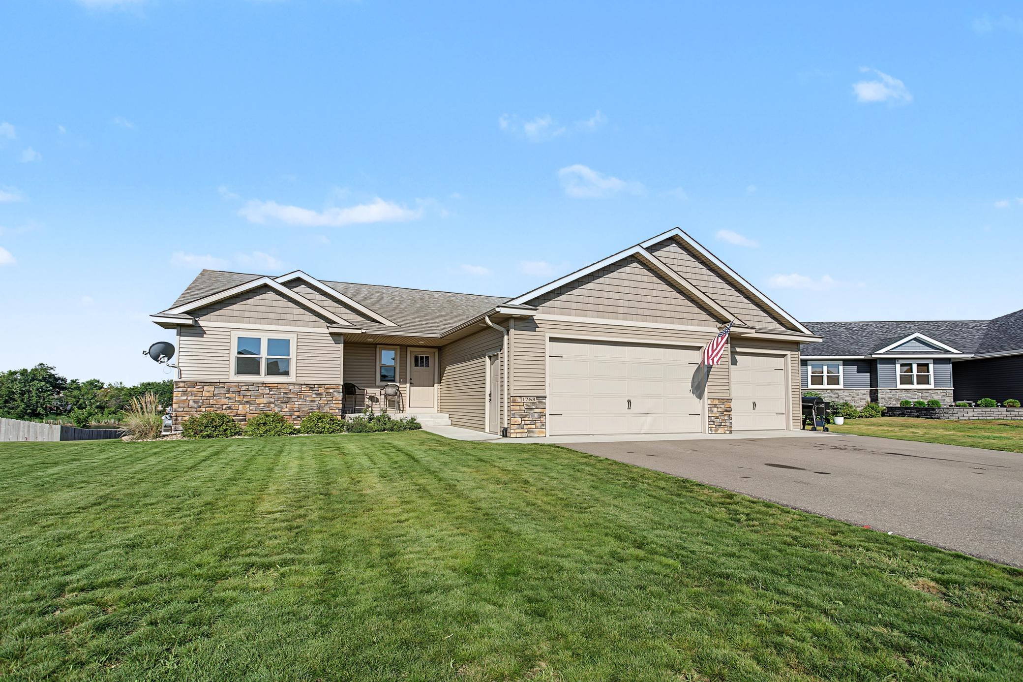 1763 Otter Way Property Photo 1