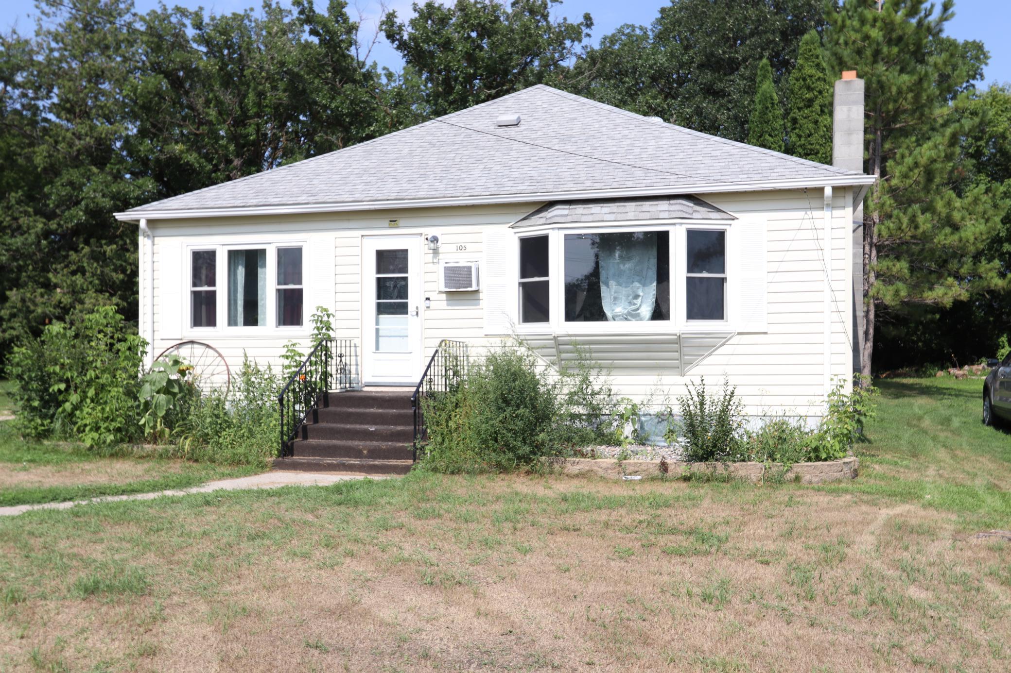 105 Atlantic Avenue E Property Photo 2