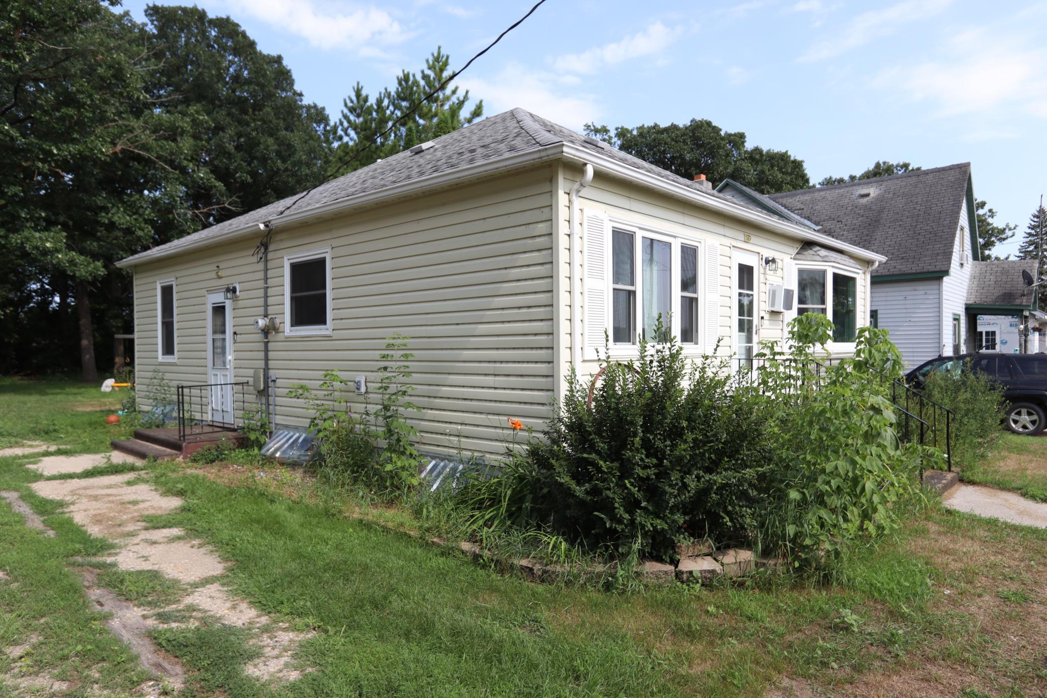 105 Atlantic Avenue E Property Photo 3