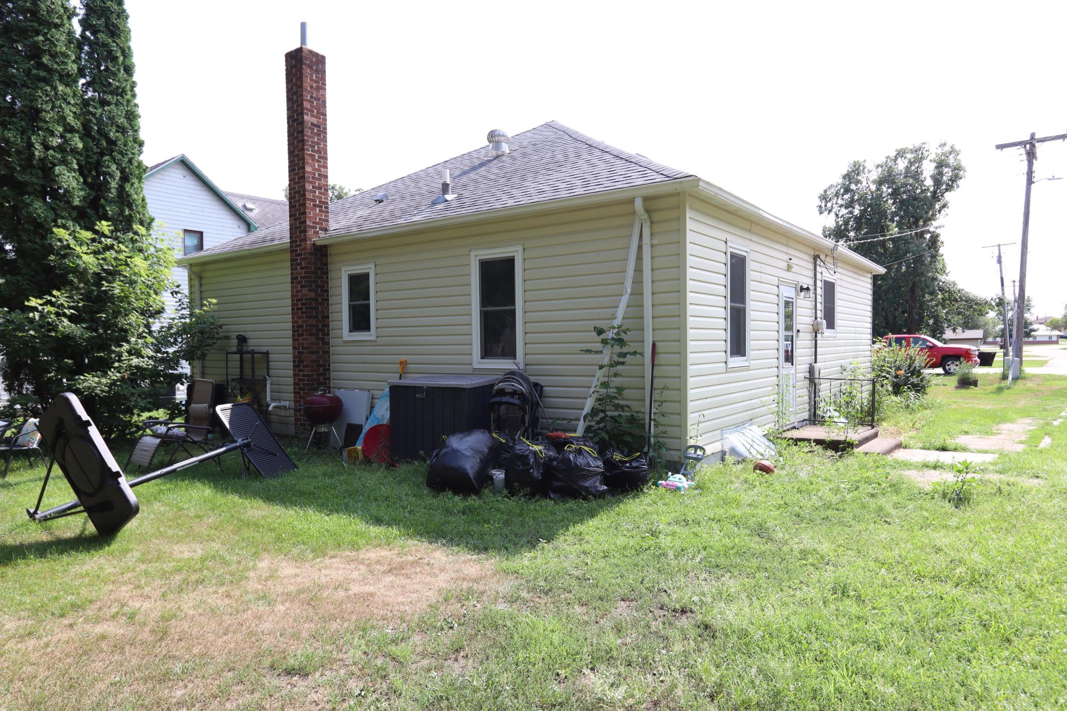 105 Atlantic Avenue E Property Photo 4