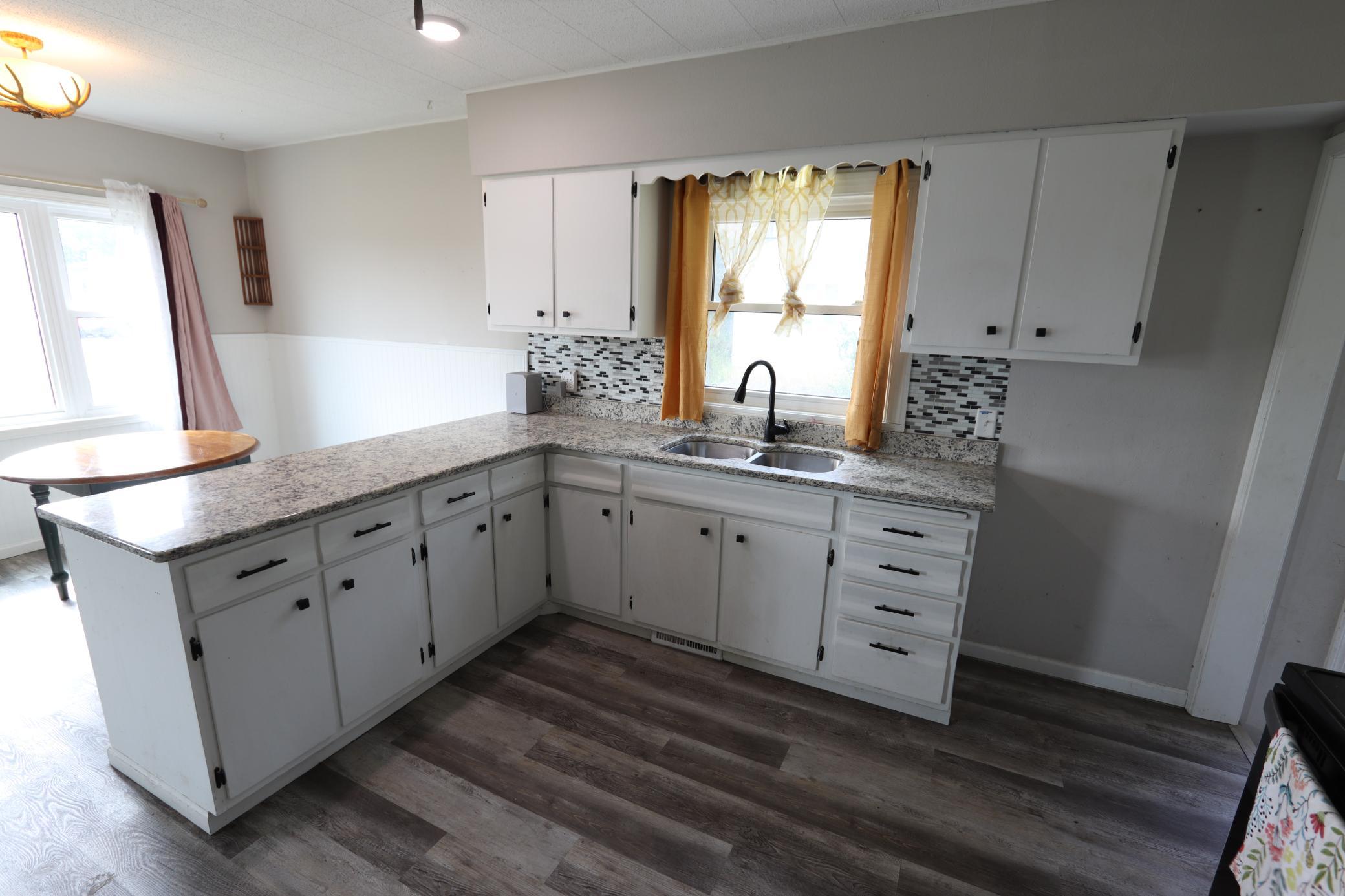 105 Atlantic Avenue E Property Photo 6