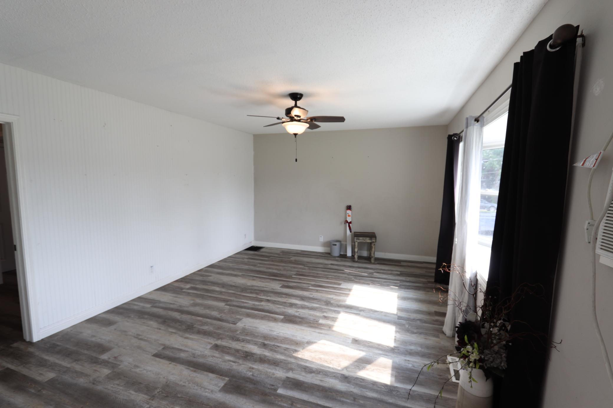 105 Atlantic Avenue E Property Photo 9