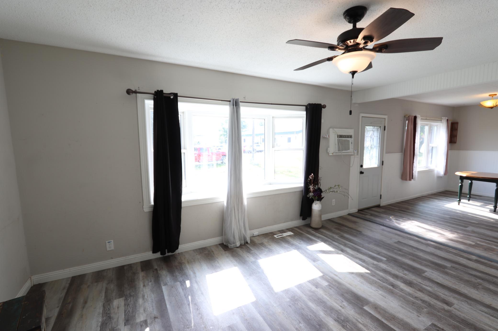 105 Atlantic Avenue E Property Photo 10