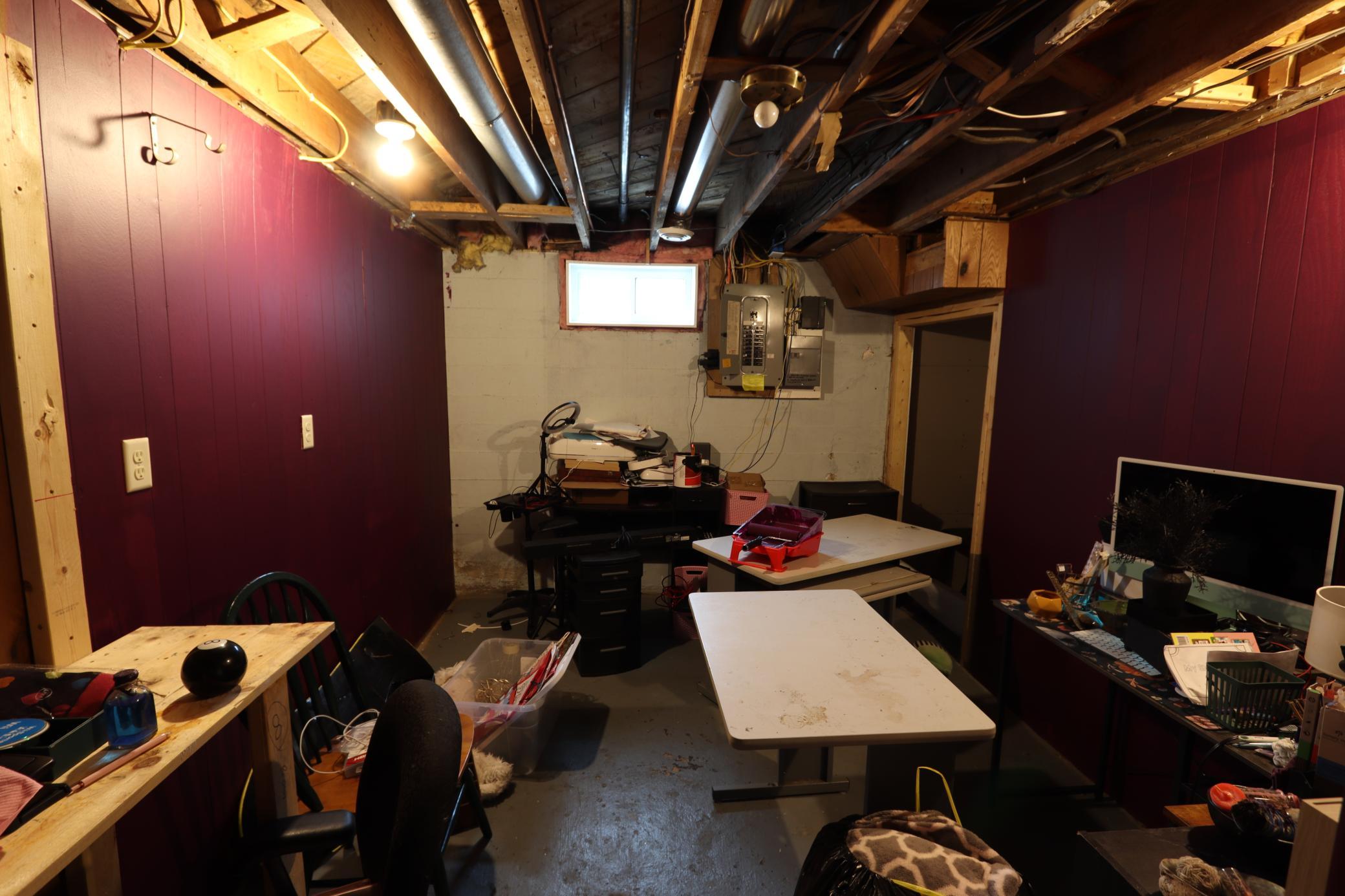 105 Atlantic Avenue E Property Photo 23