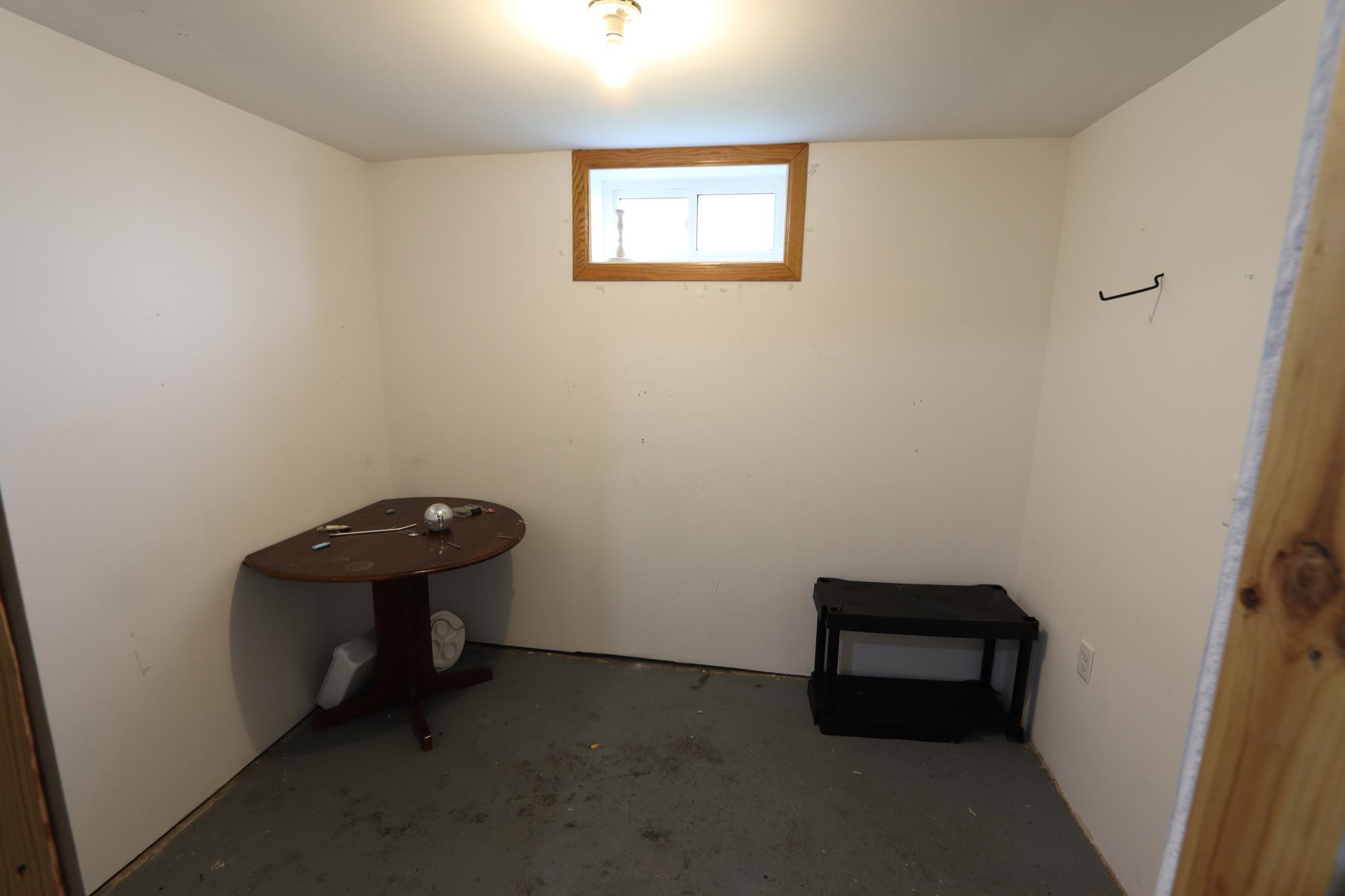 105 Atlantic Avenue E Property Photo 28