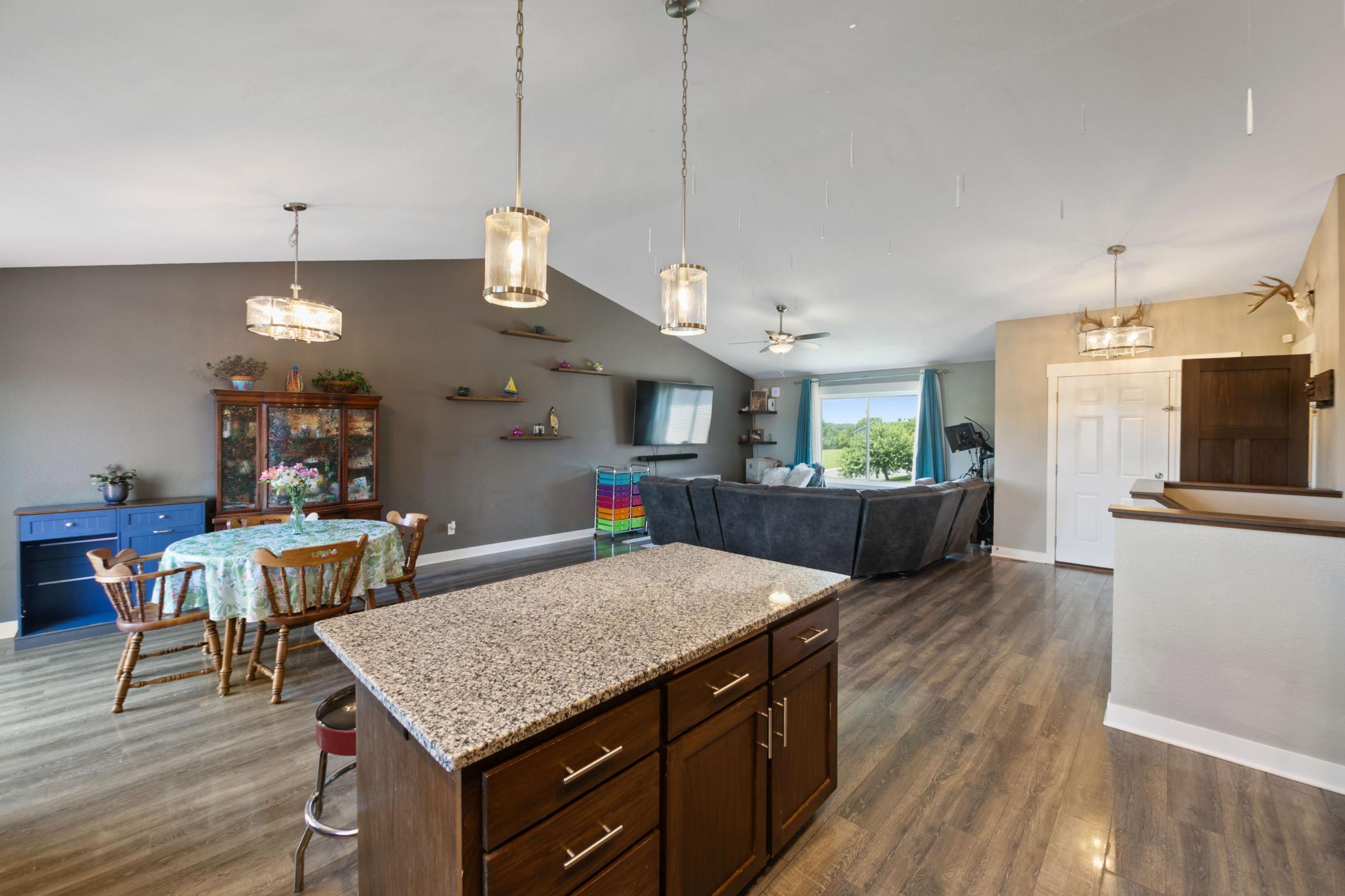 1106 Rolling Hills Drive Nw Property Photo 5