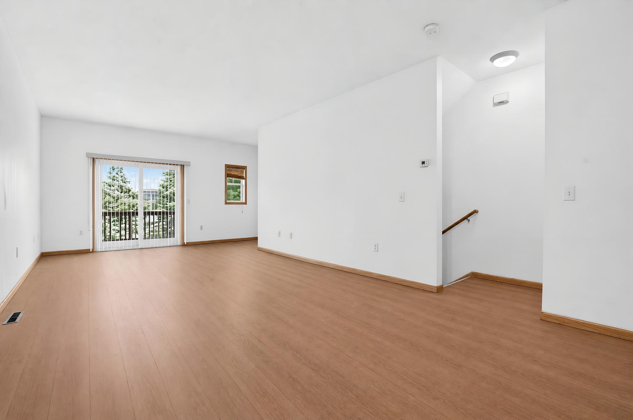 1473 Magnolia Avenue E Property Photo 3