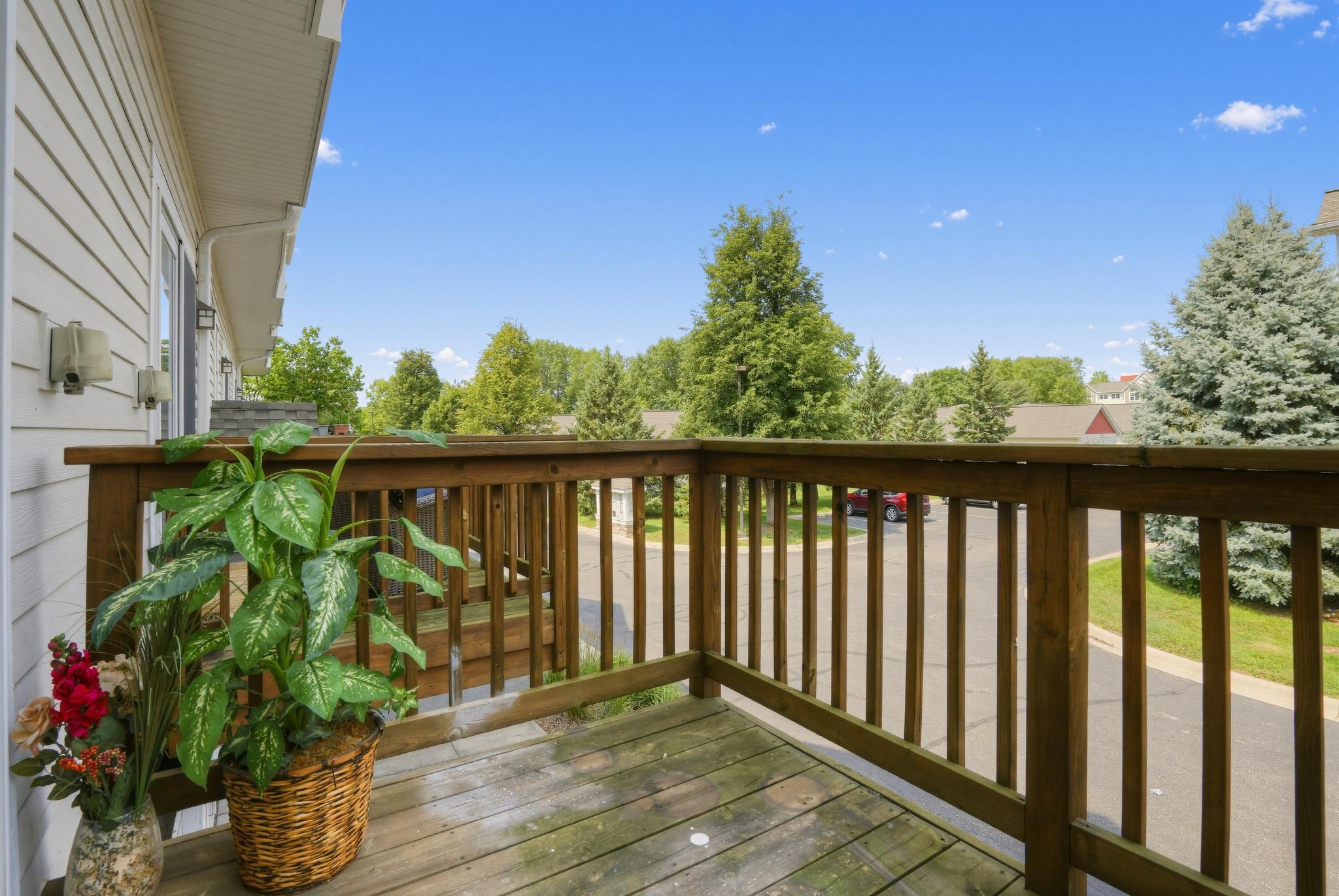 1473 Magnolia Avenue E Property Photo 5