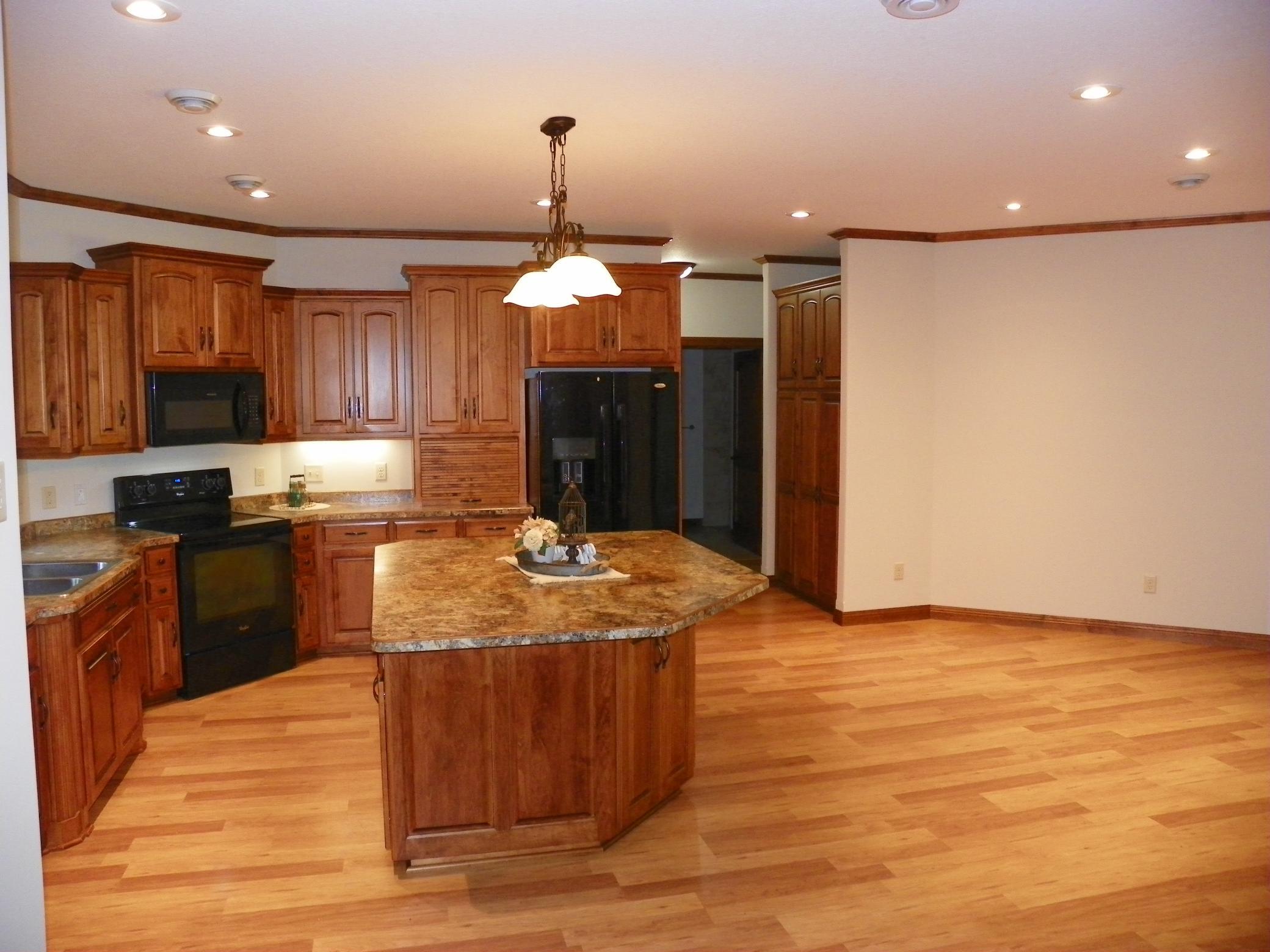 471 Coleman Avenue E Property Photo 13