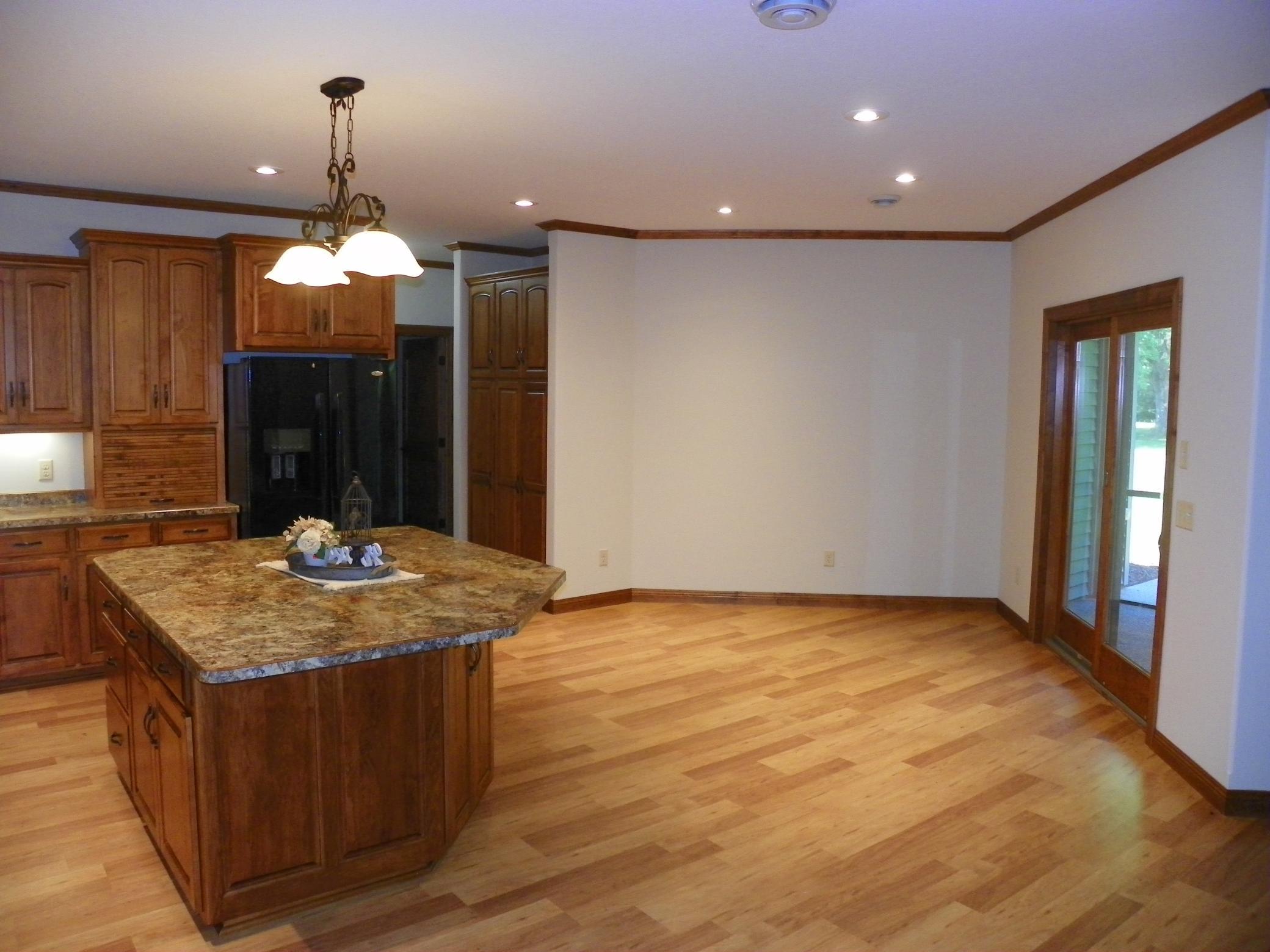 471 Coleman Avenue E Property Photo 14