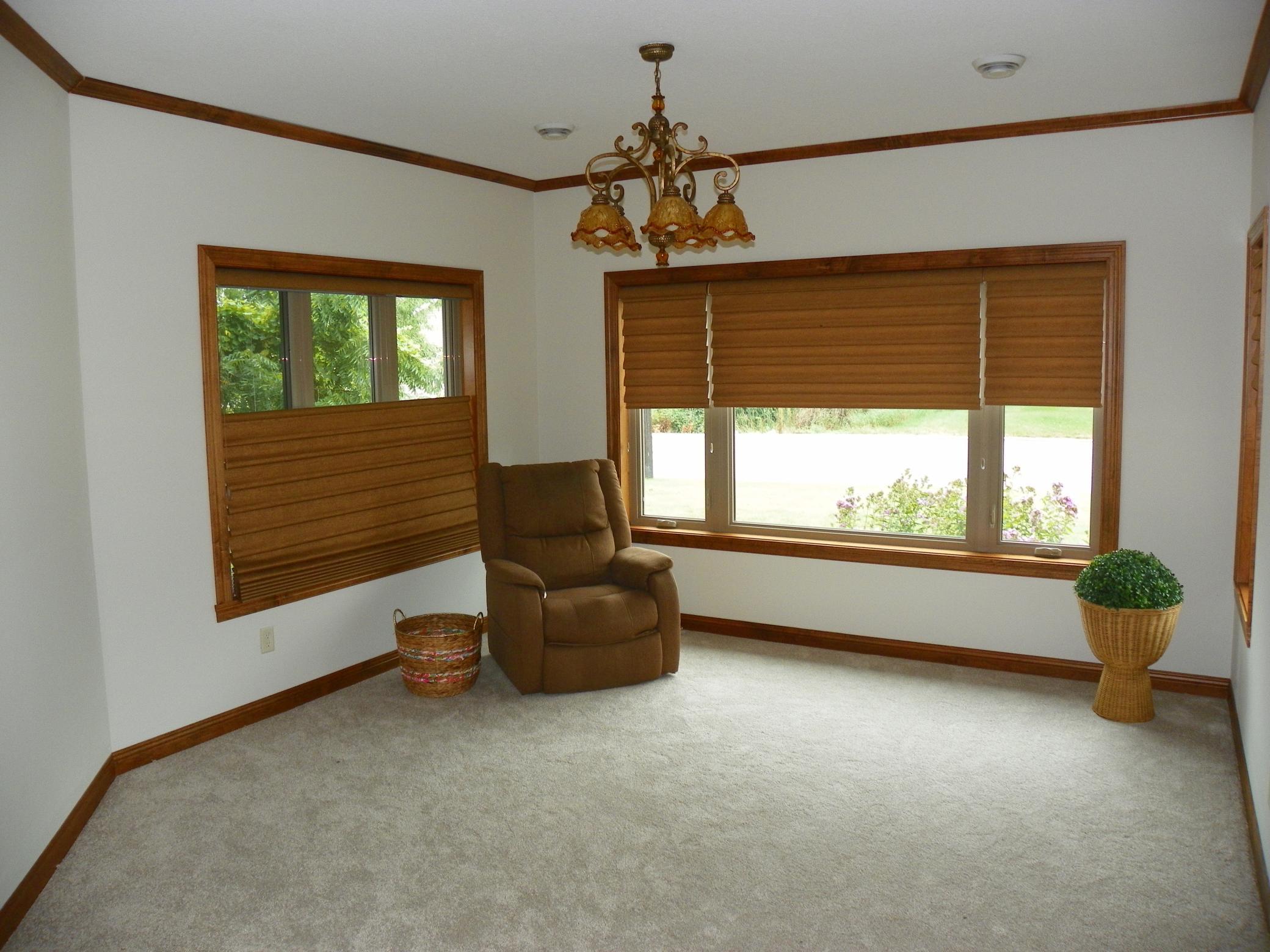 471 Coleman Avenue E Property Photo 21