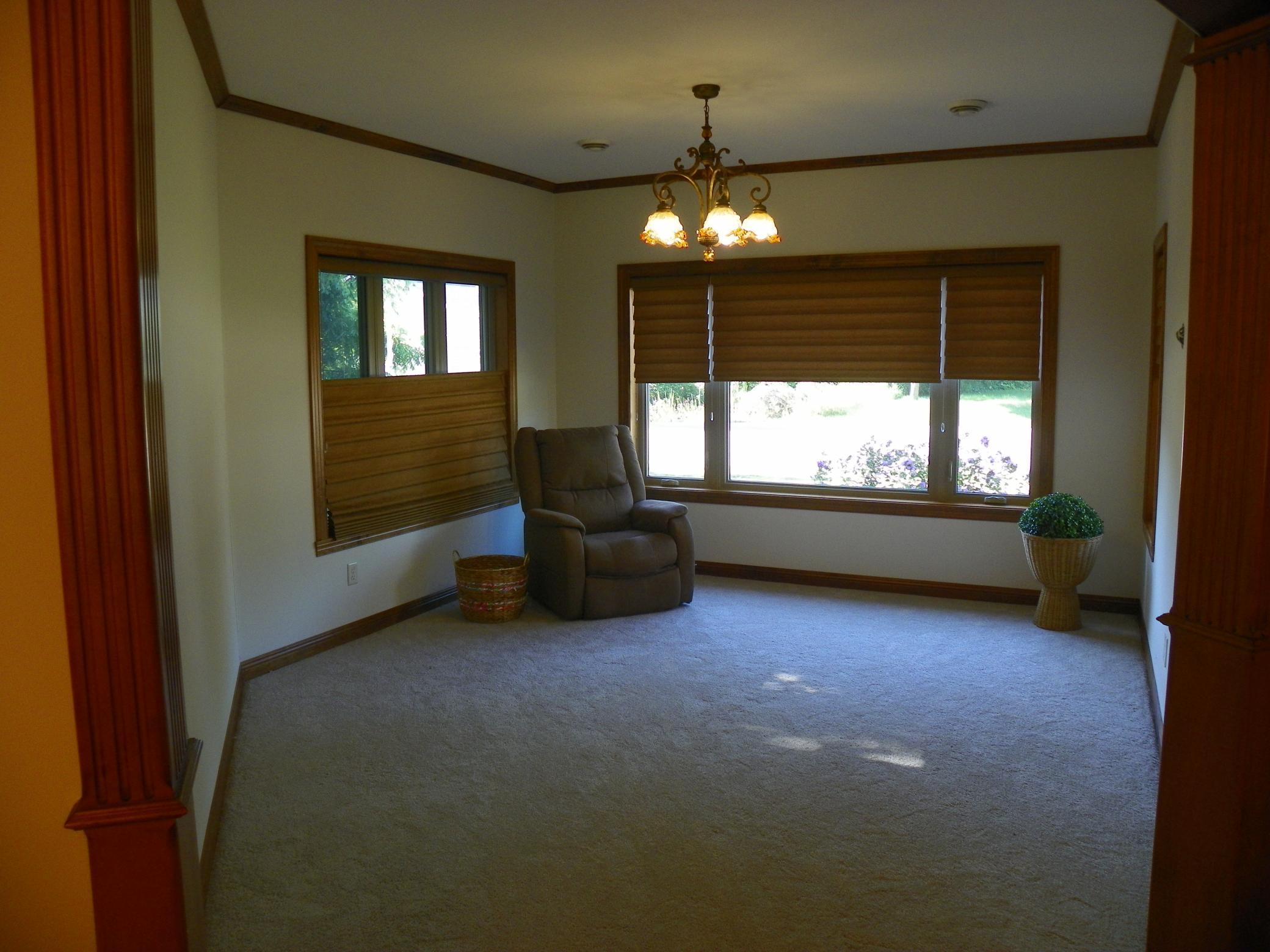 471 Coleman Avenue E Property Photo 22