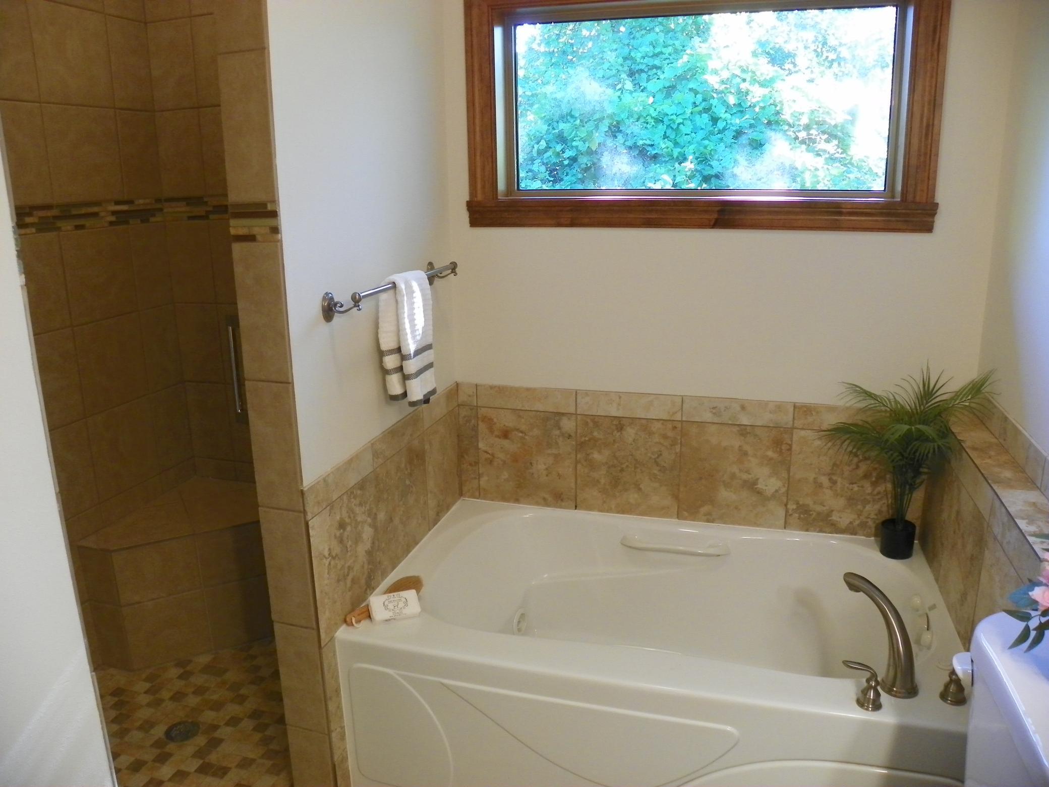 471 Coleman Avenue E Property Photo 25