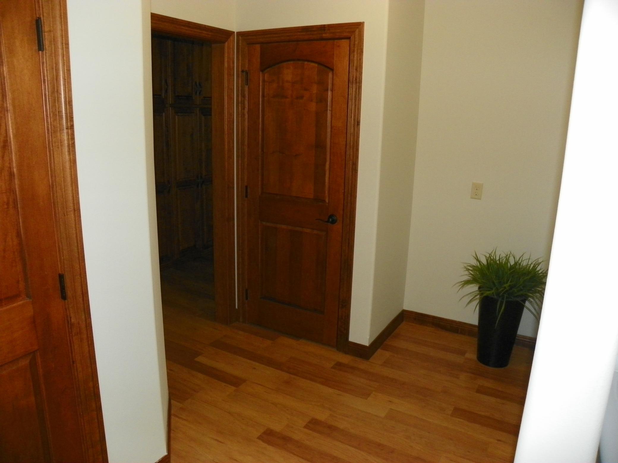 471 Coleman Avenue E Property Photo 40