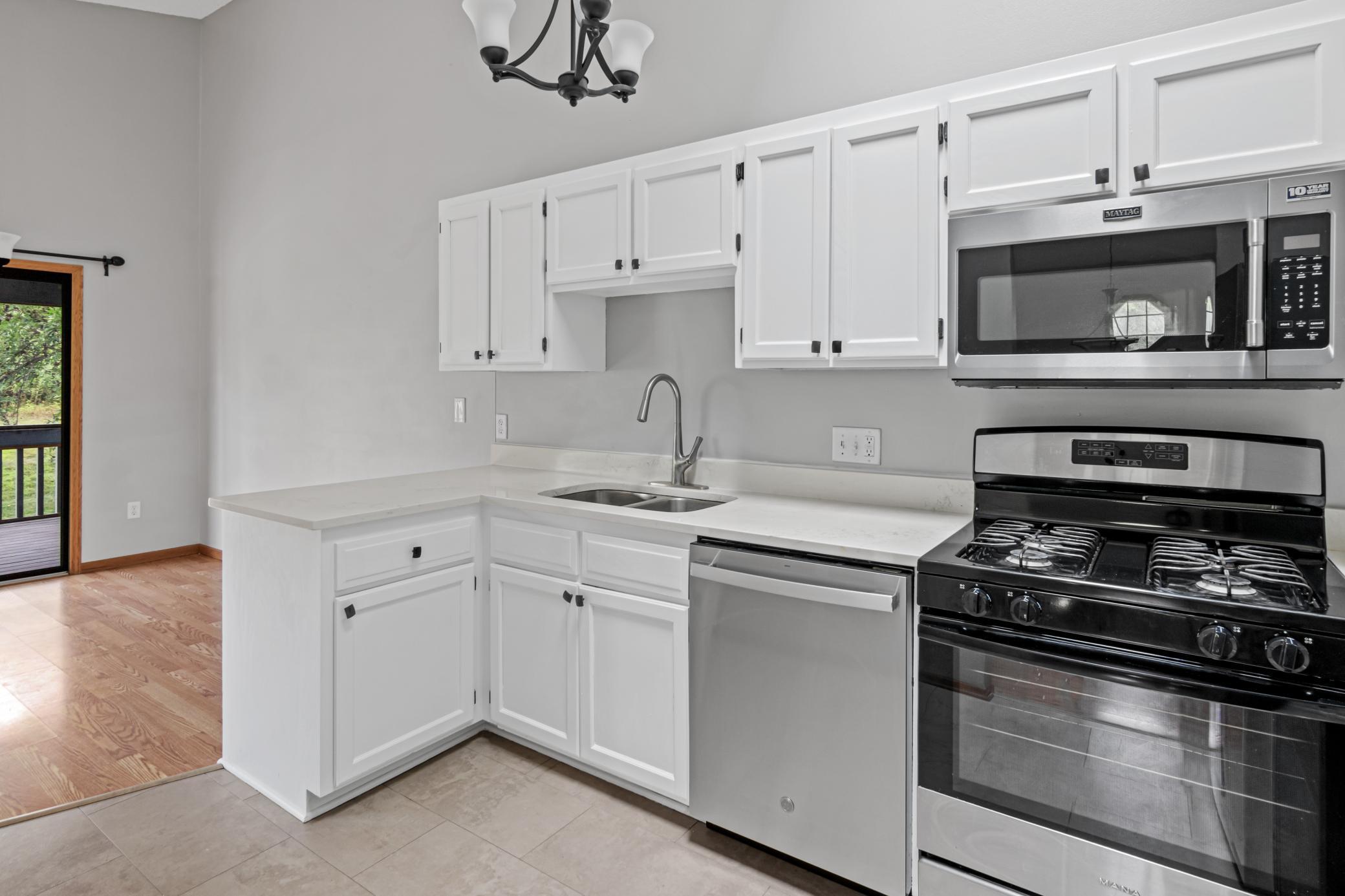 1048 Aston Circle Property Photo 10