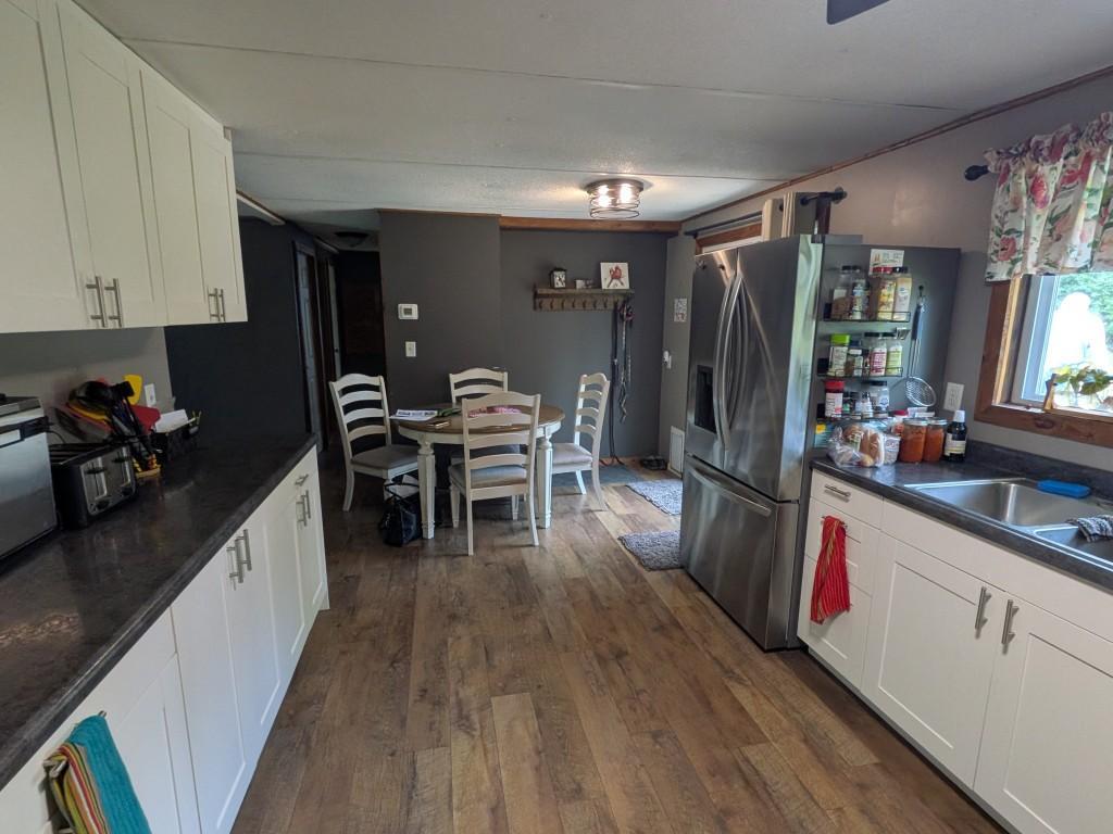 560 E Isle Street Property Photo 6